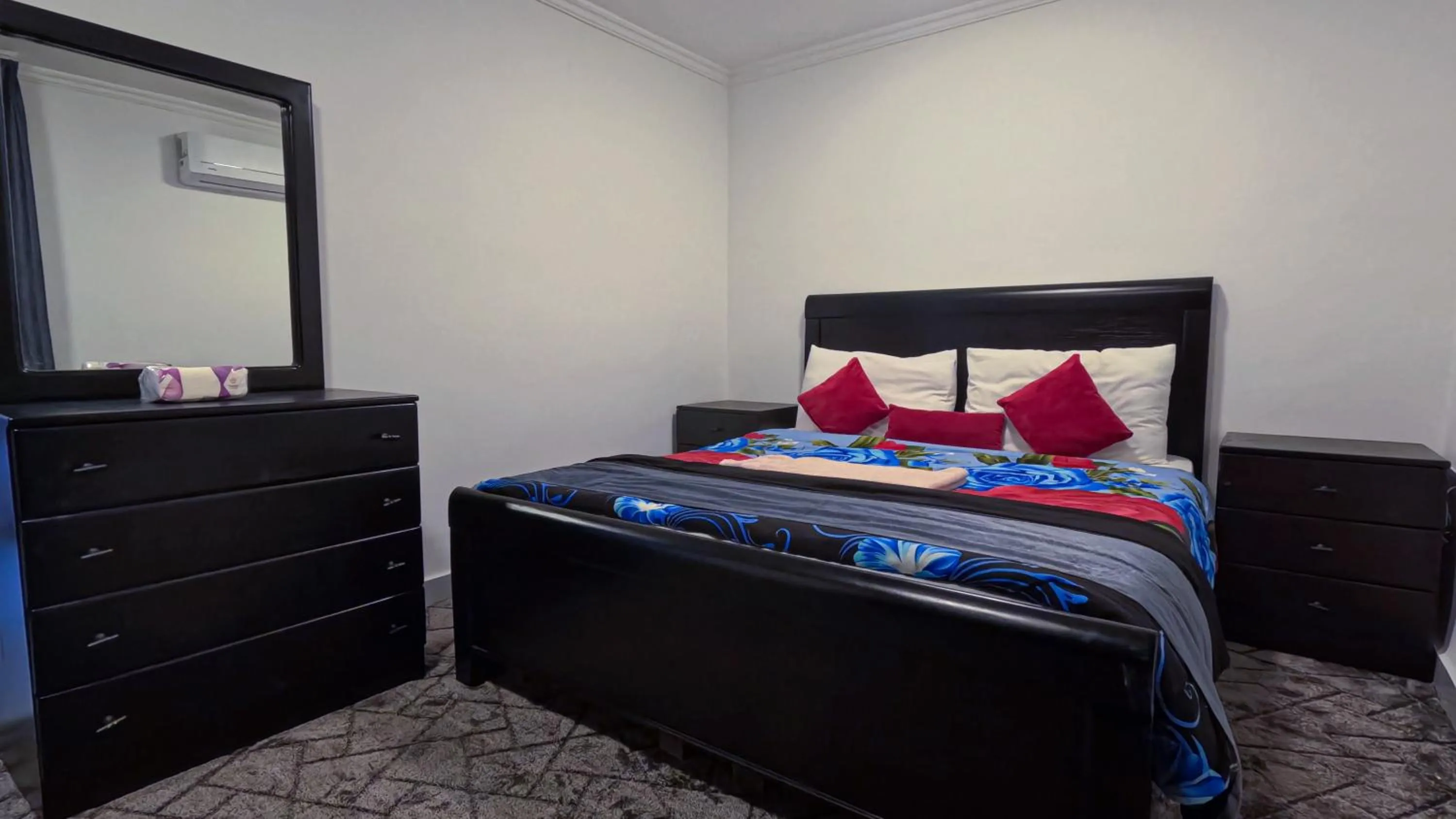 Bed in Masaya Al Deyar Apartments