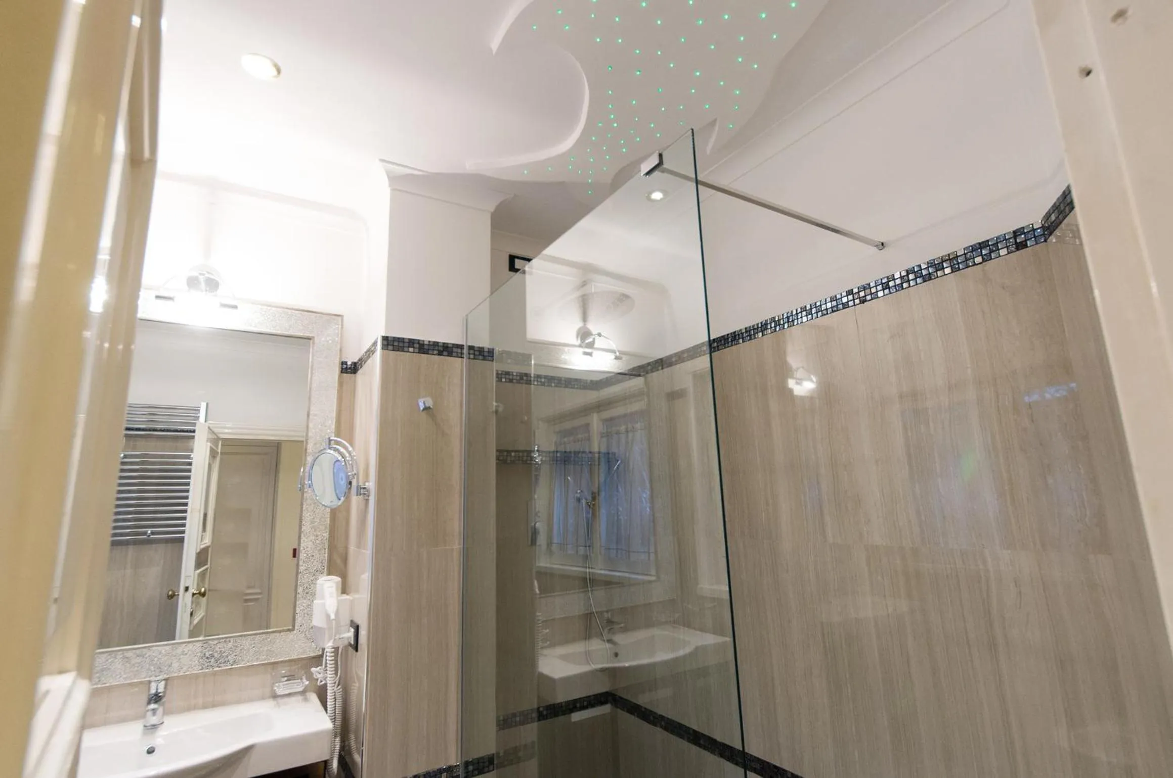 Bathroom in Margutta's Garden