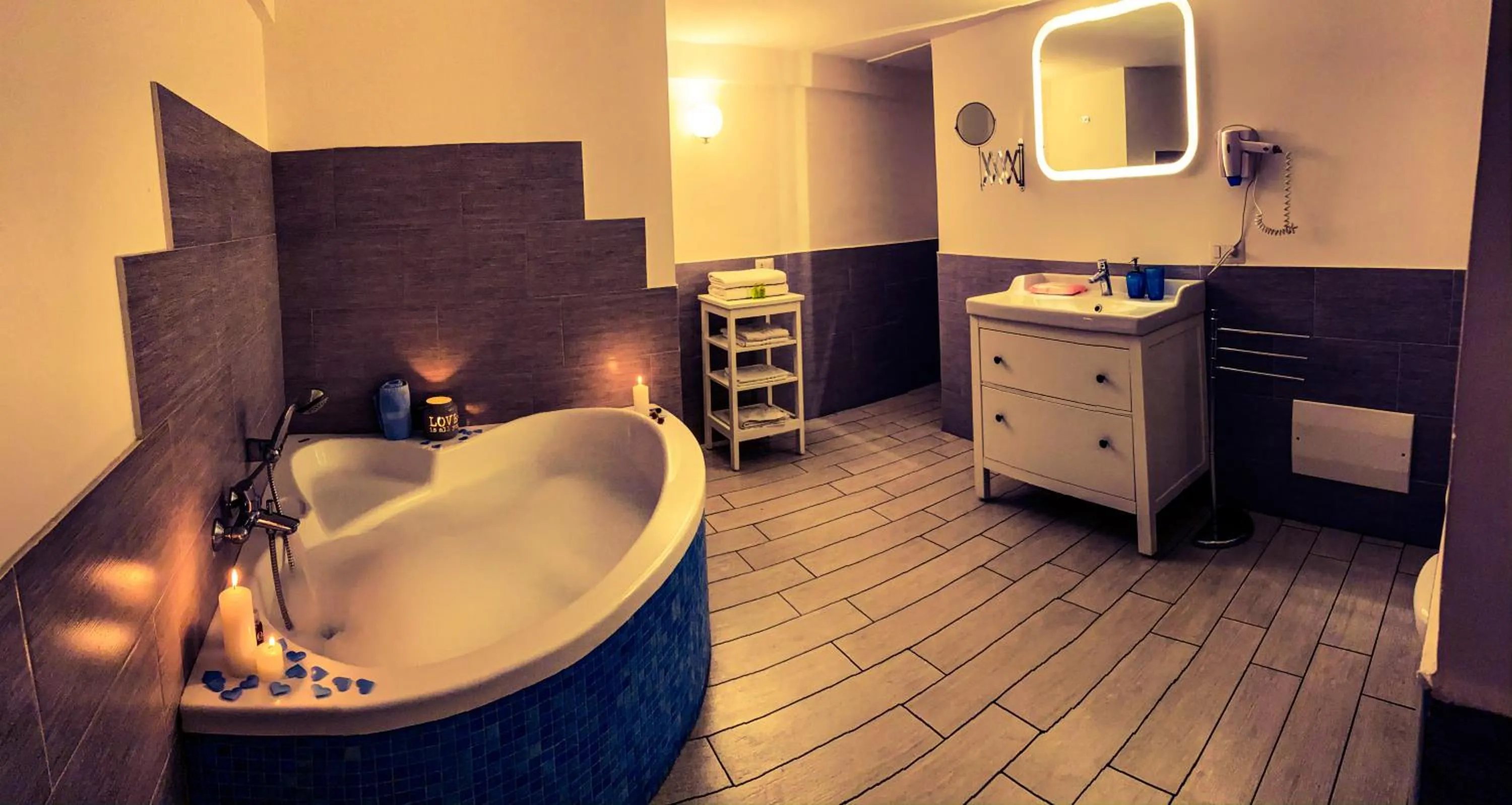 Bathroom in SweetHomeToledo
