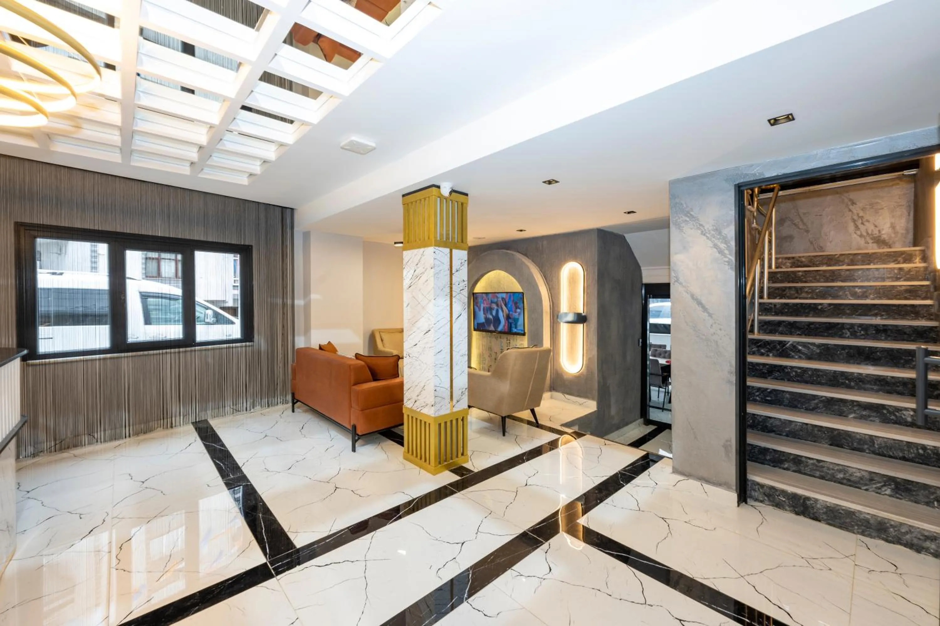 Lobby or reception in İstanbul Paradise Hotel