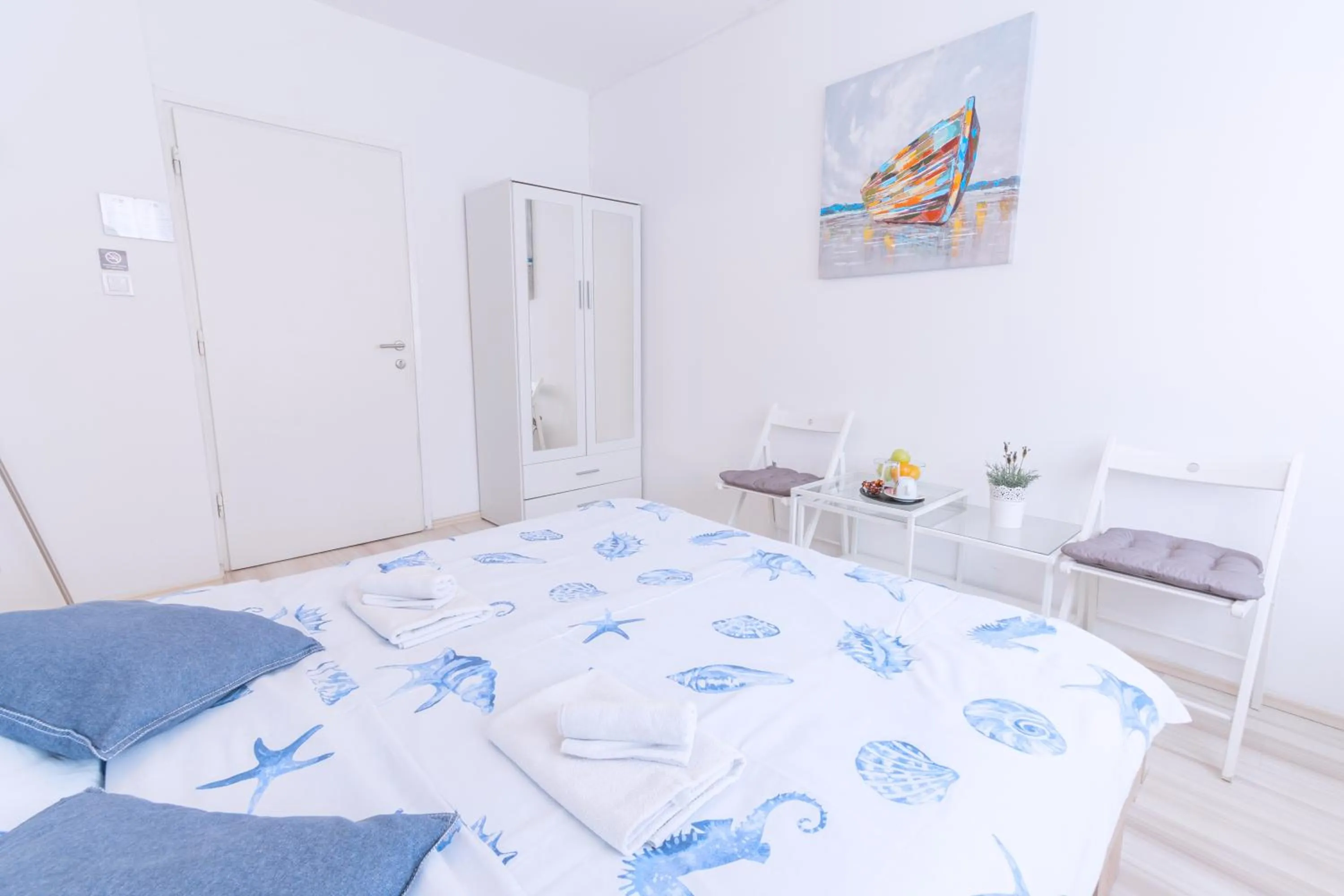 Photo of the whole room in The Dots Hostel