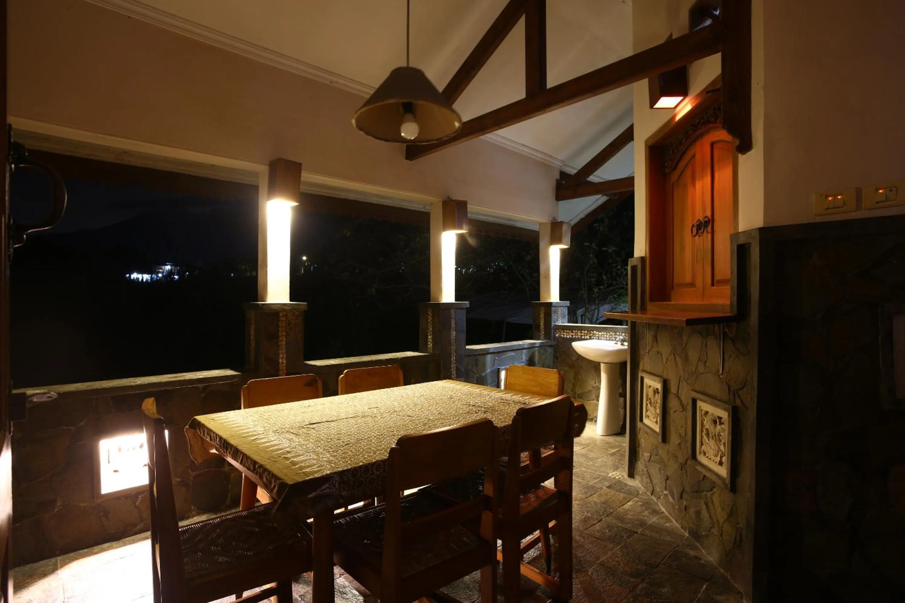 Night in Shanty's House