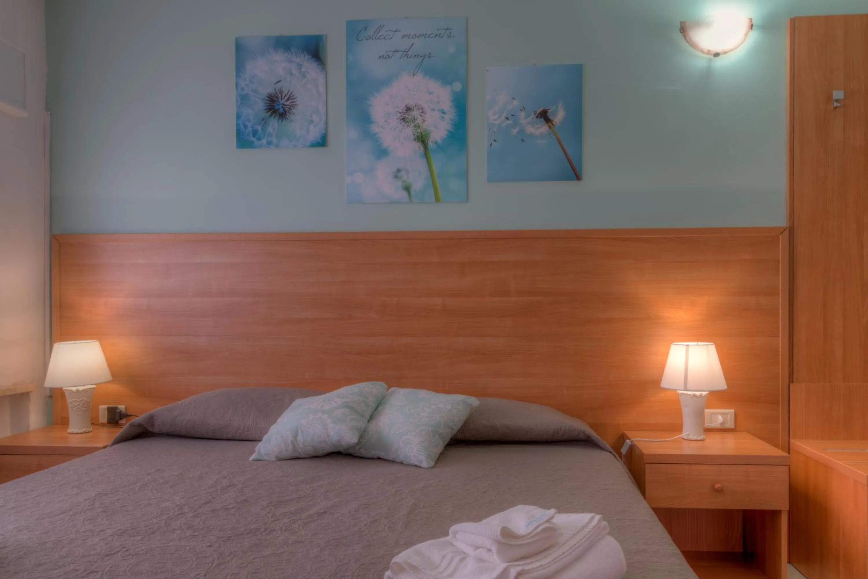 Bedroom, Bed in Aquarium Residence