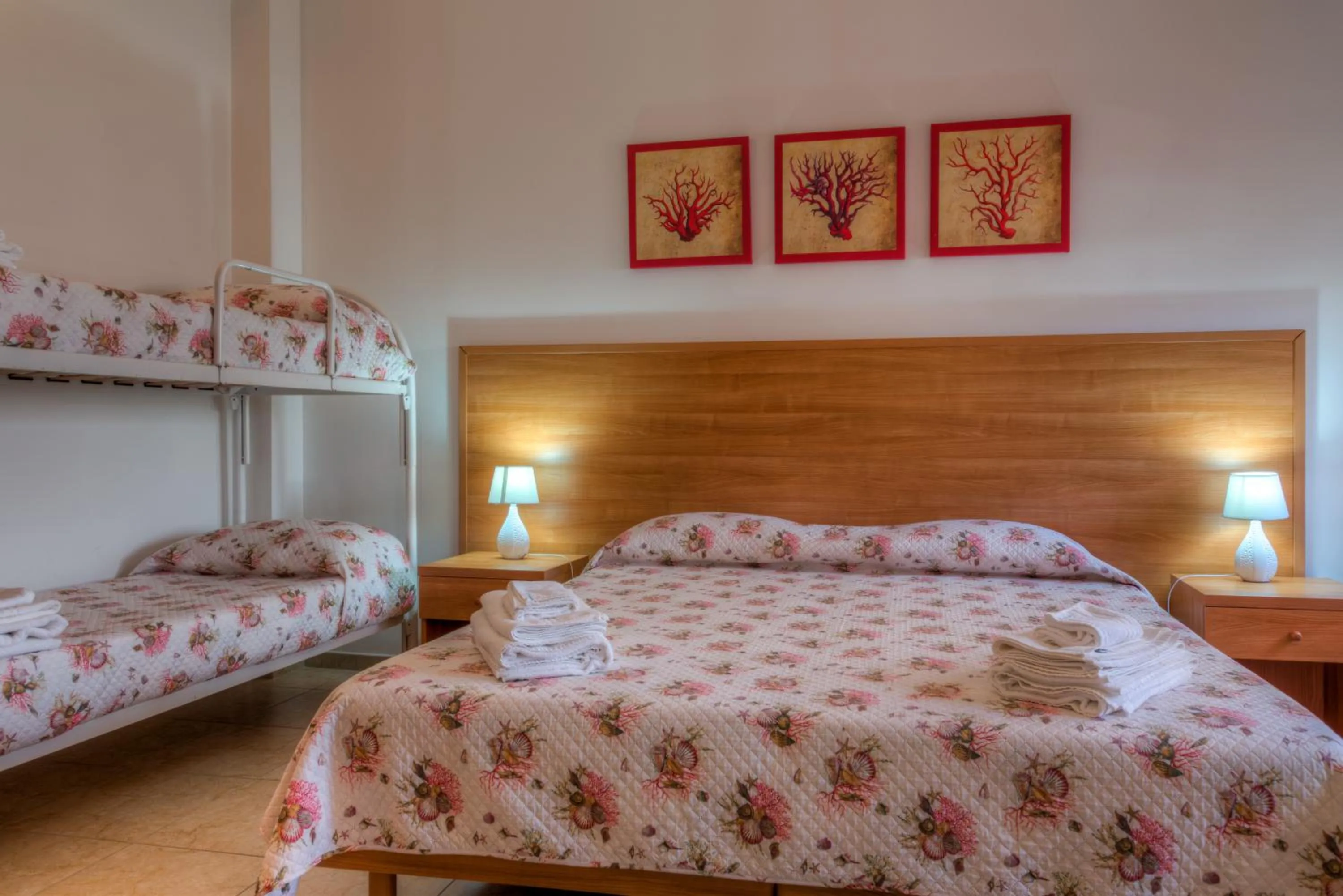 Bedroom, Bed in Aquarium Residence
