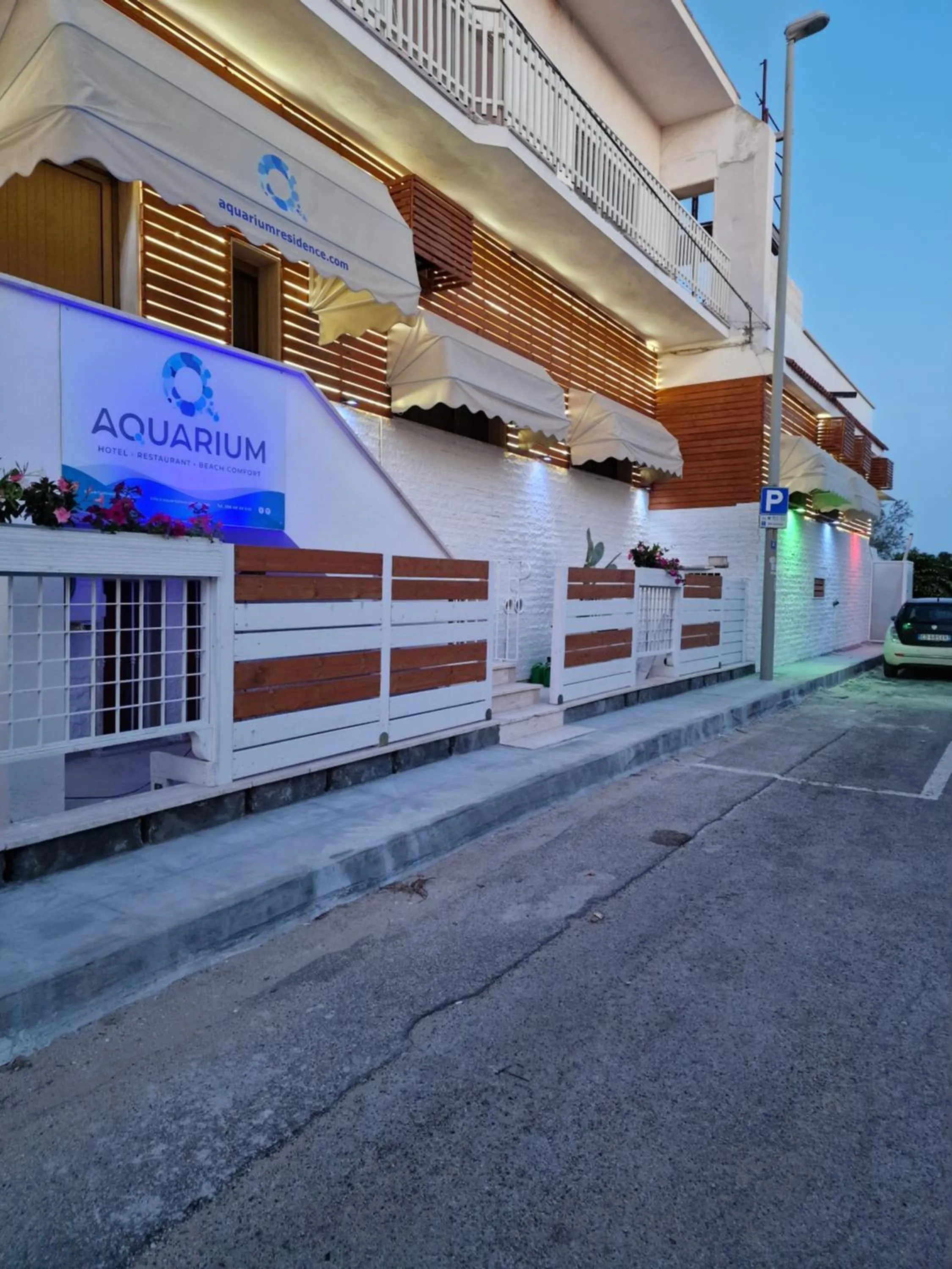 Facade/entrance in Aquarium Residence