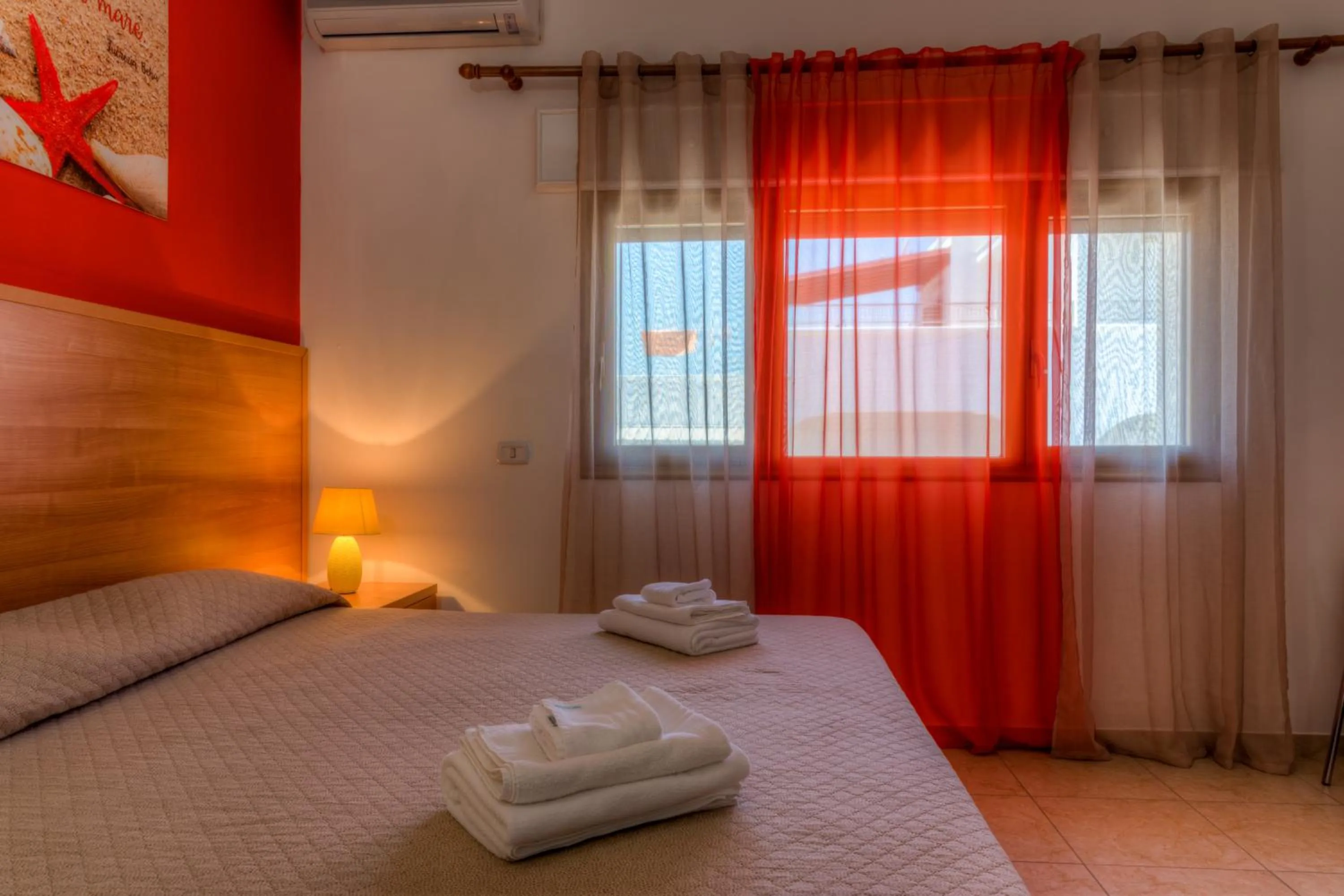 Bedroom, Bed in Aquarium Residence