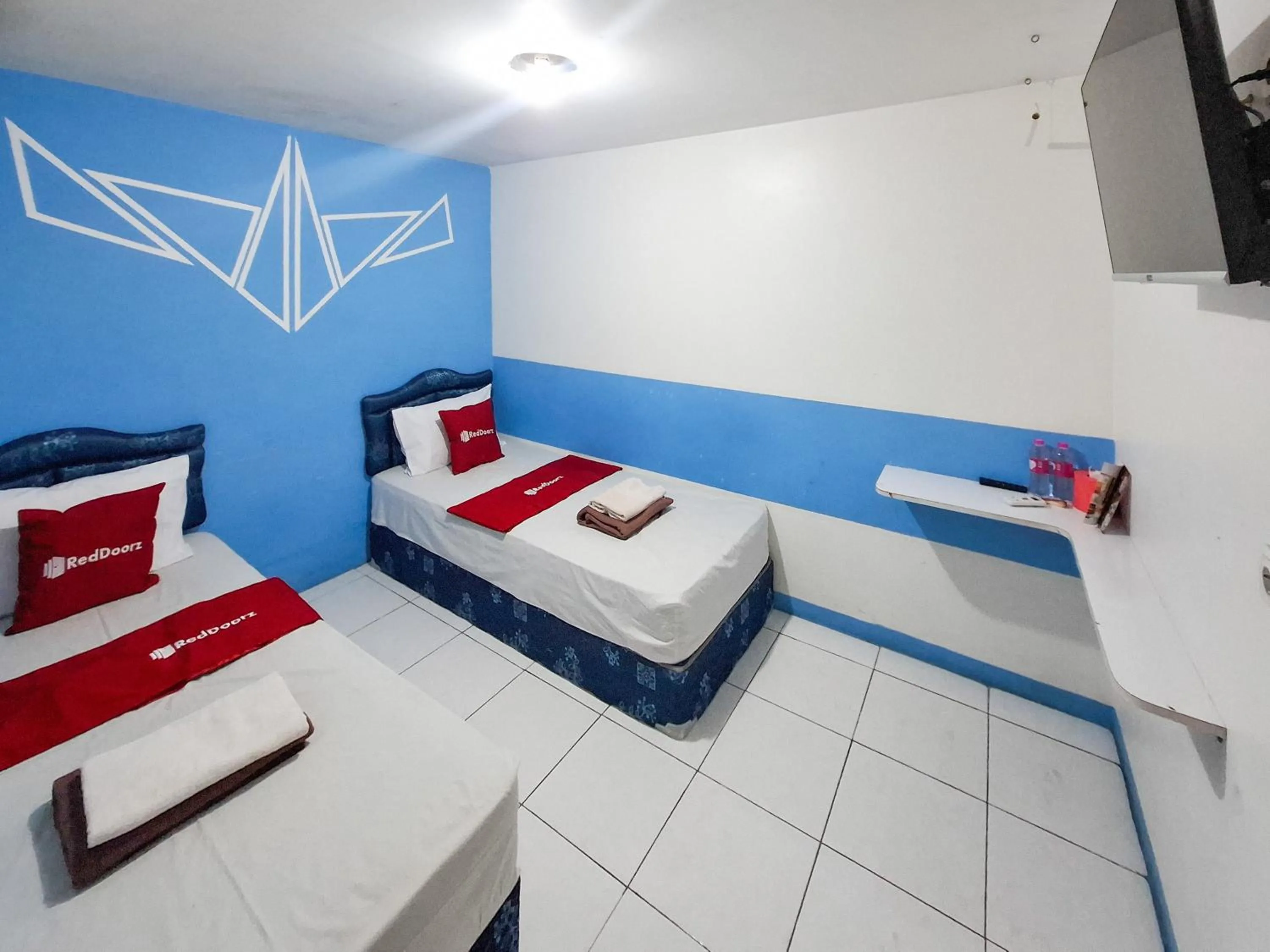 Standard Twin Room in RedDoorz Plus at Sisingamangaraja Prawirotaman Yogyakarta