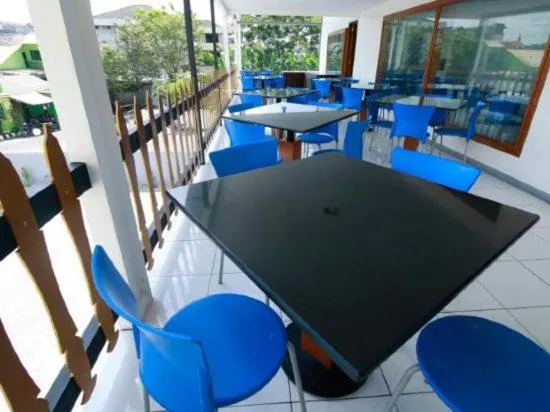 Restaurant/places to eat in Hotel Olympic Jogyakarta by Sajiwa