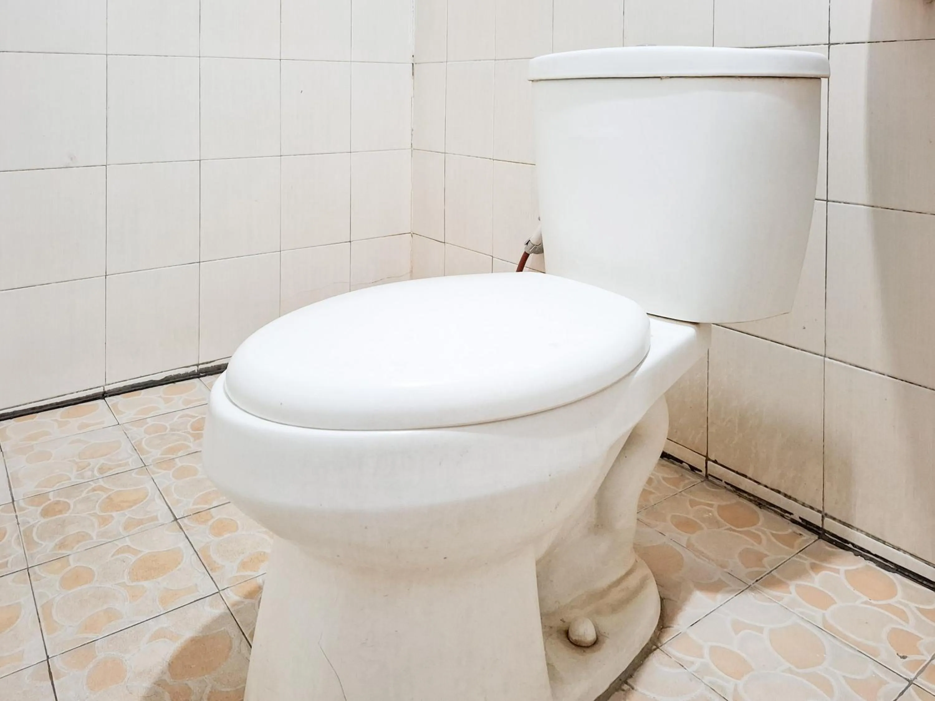 Bathroom in RedDoorz Plus at Sisingamangaraja Prawirotaman Yogyakarta