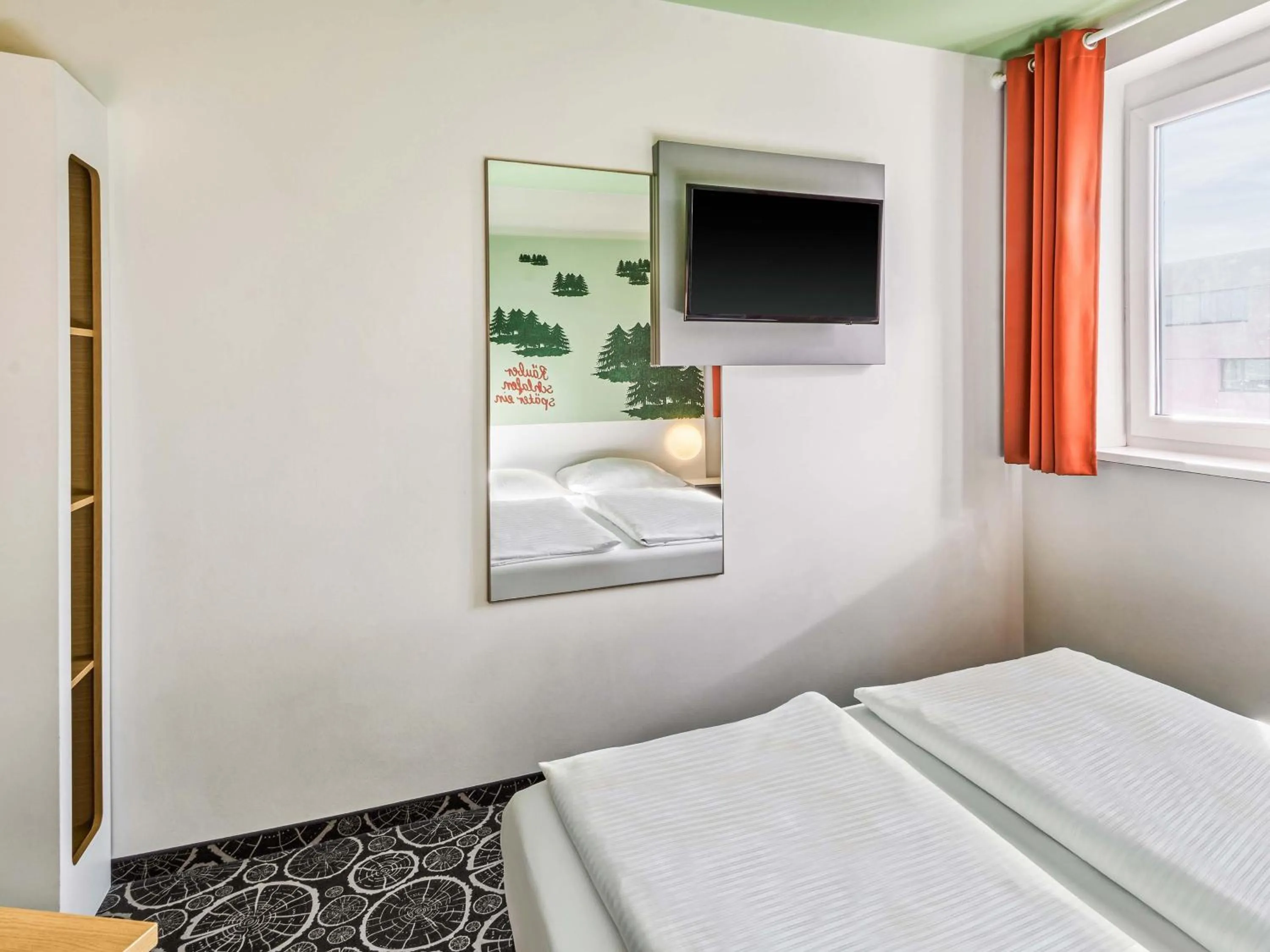 Photo of the whole room, Bed in B&B Hotel Aschaffenburg