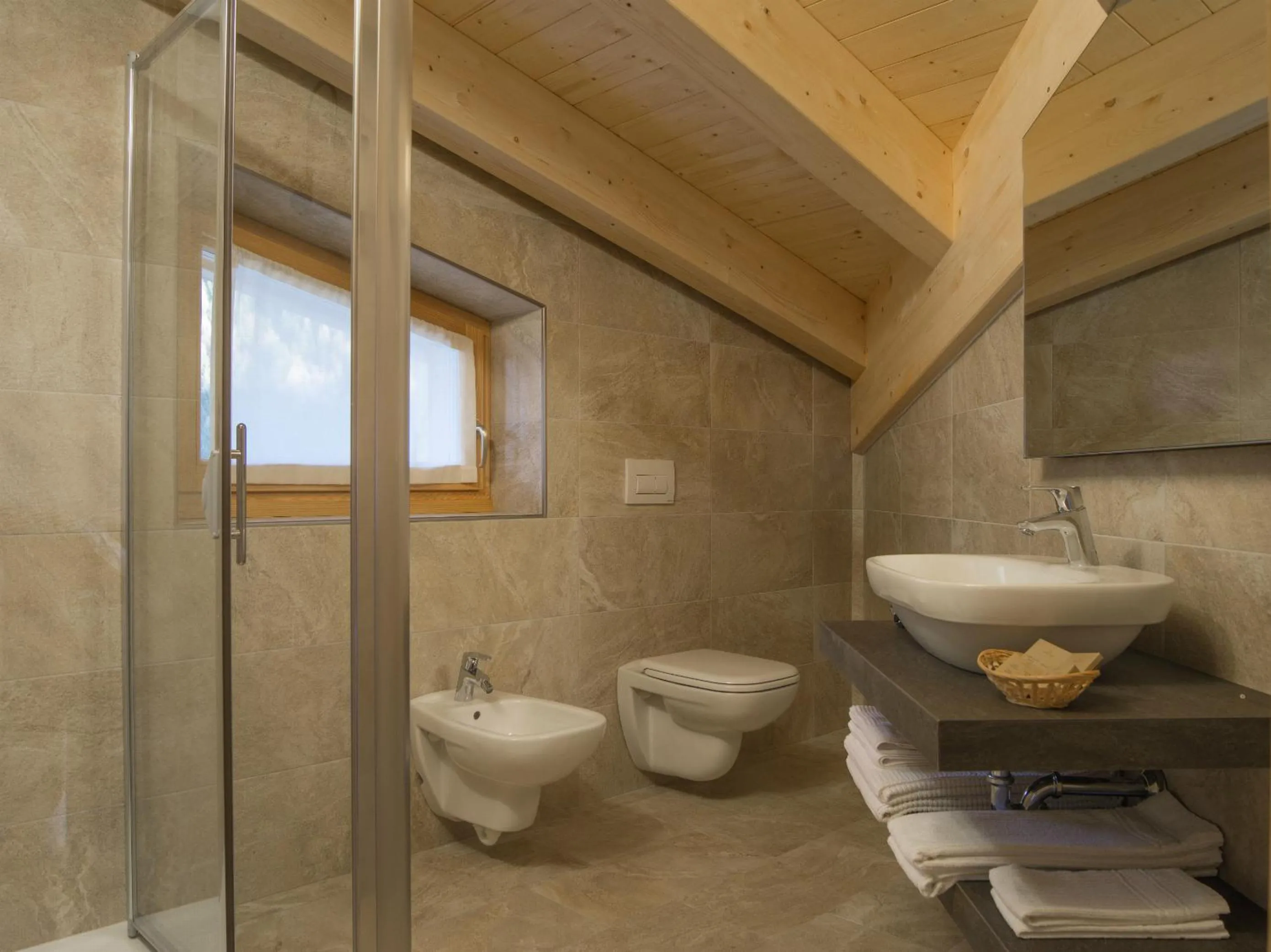 Bathroom in Hotel Garnì Caminetto