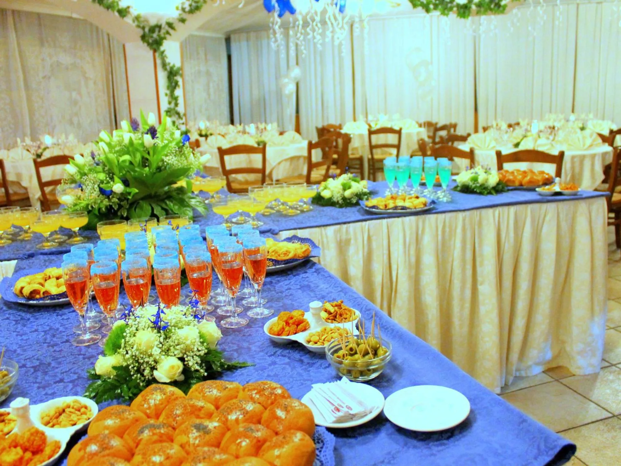 Restaurant/places to eat in Fiori D'Arancio