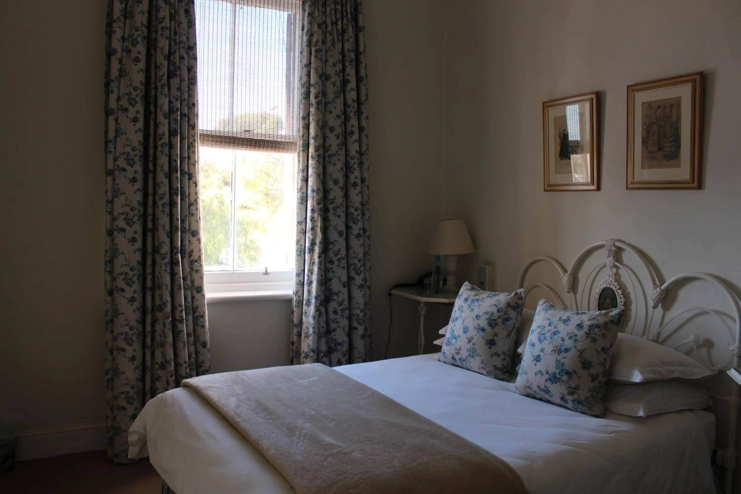 Bedroom, Bed in Lord Milner Hotel