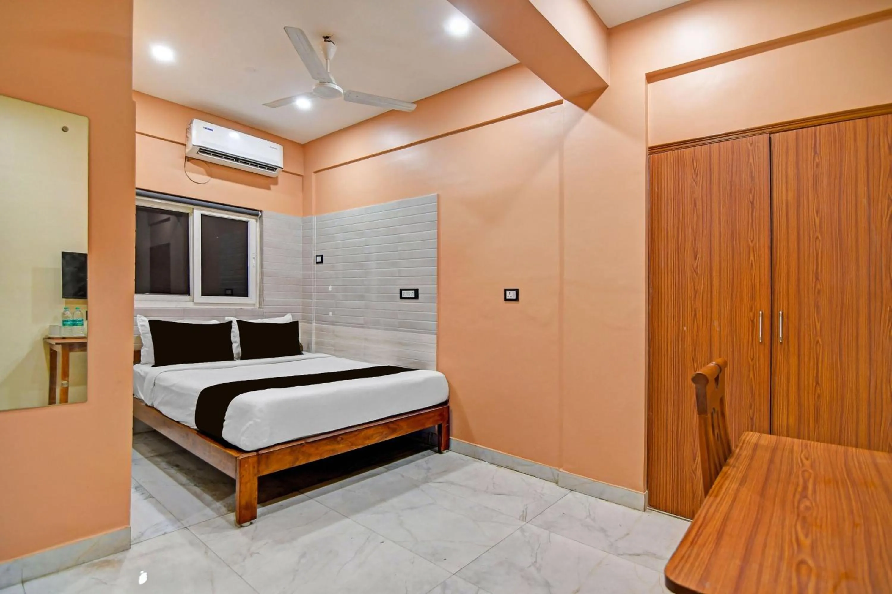 Bedroom, Bed in Super Collection O Metropolis Mall Kolkata Formerly Ax Inn
