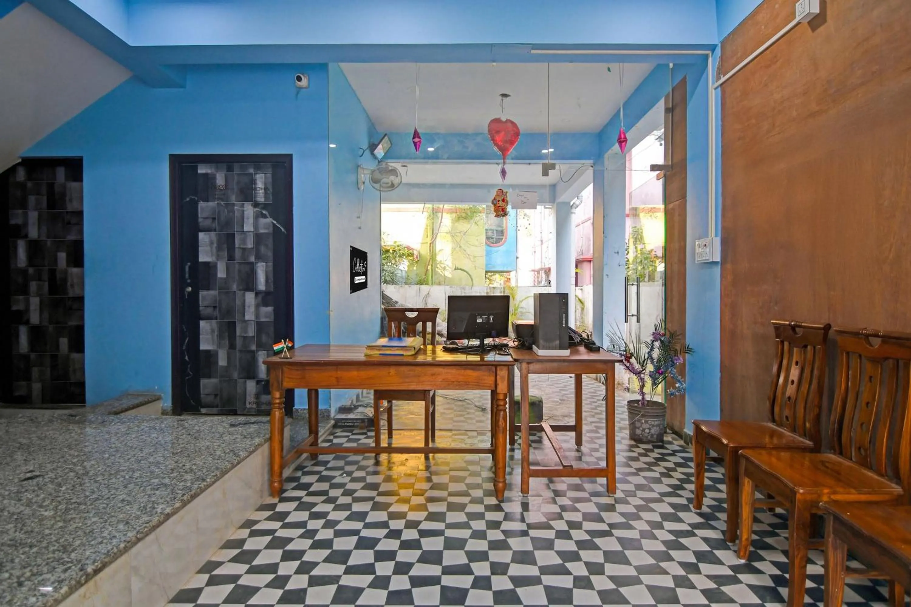 Lobby or reception in Super Collection O Metropolis Mall Kolkata Formerly Ax Inn