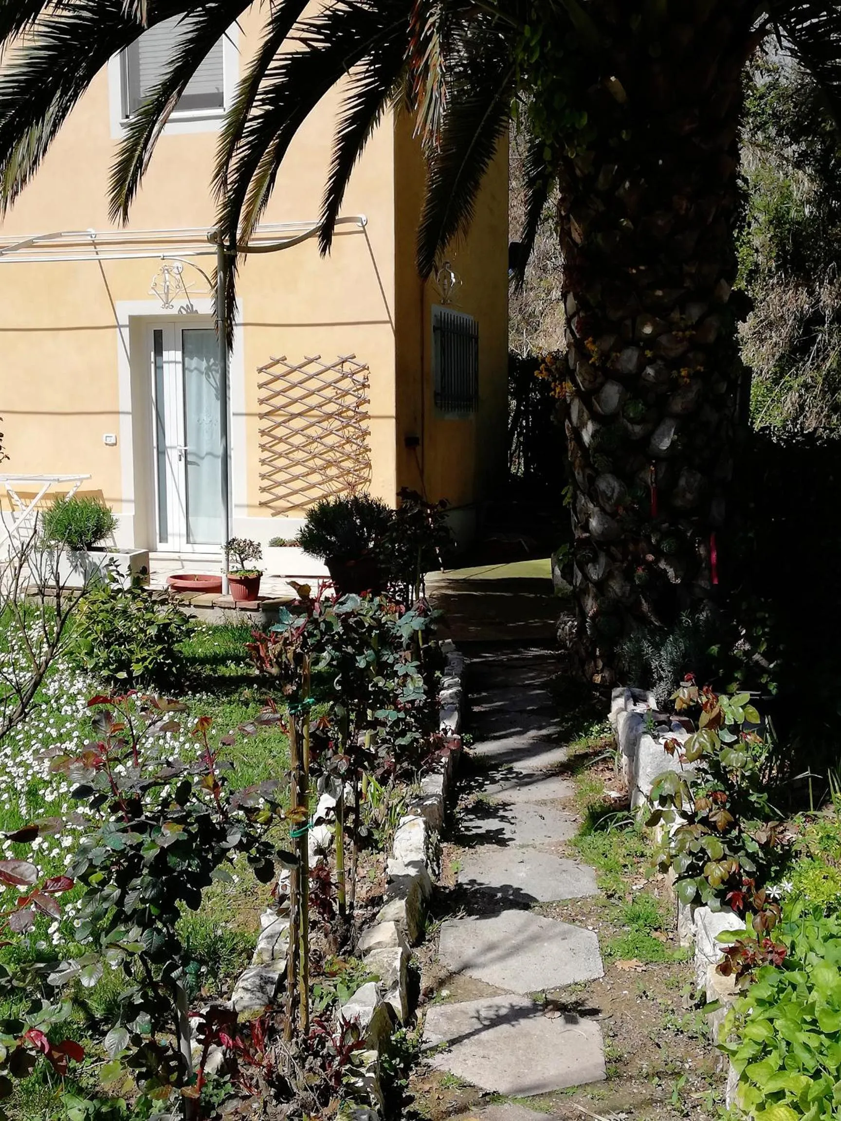 Property building in La Ginestra