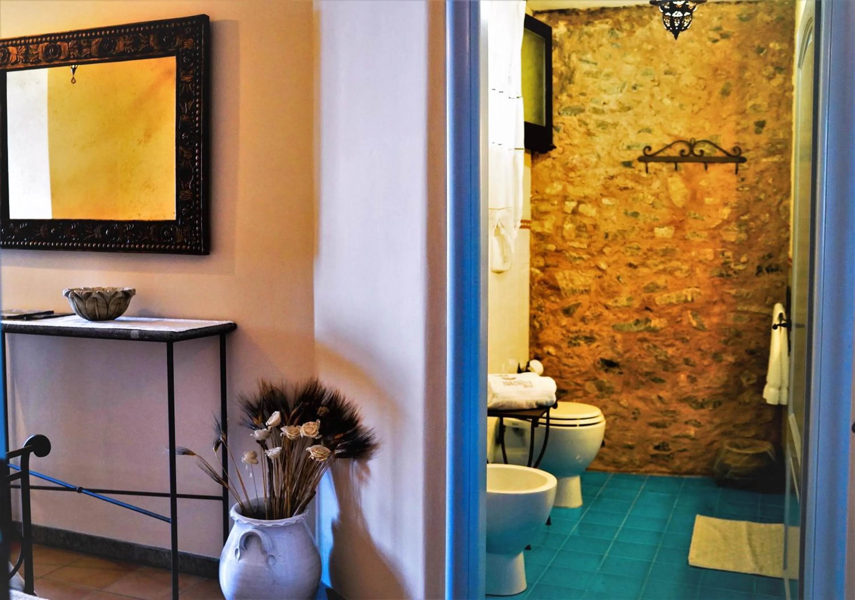 Bathroom in Marulivo Hotel