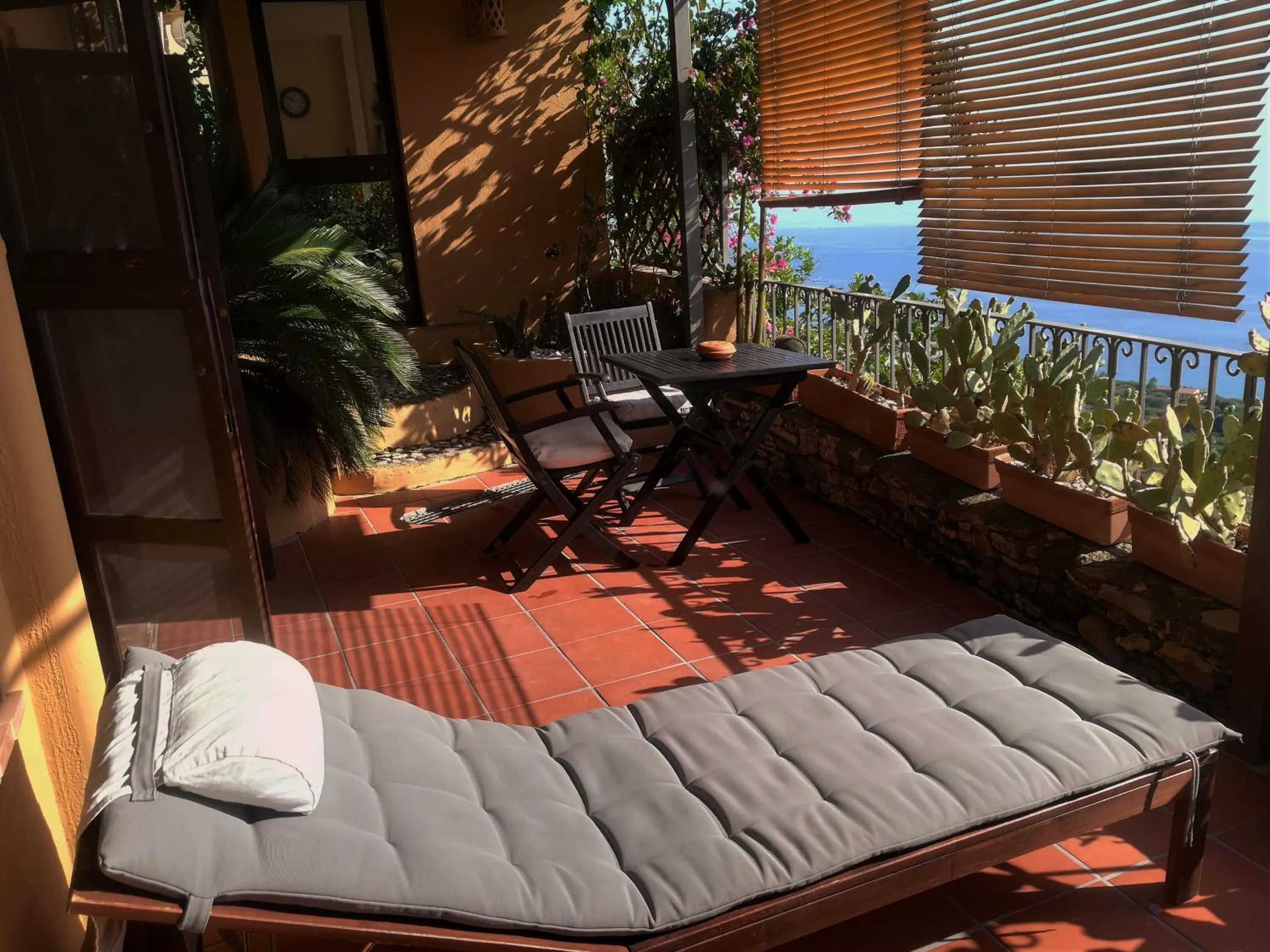 Balcony/Terrace in Marulivo Hotel