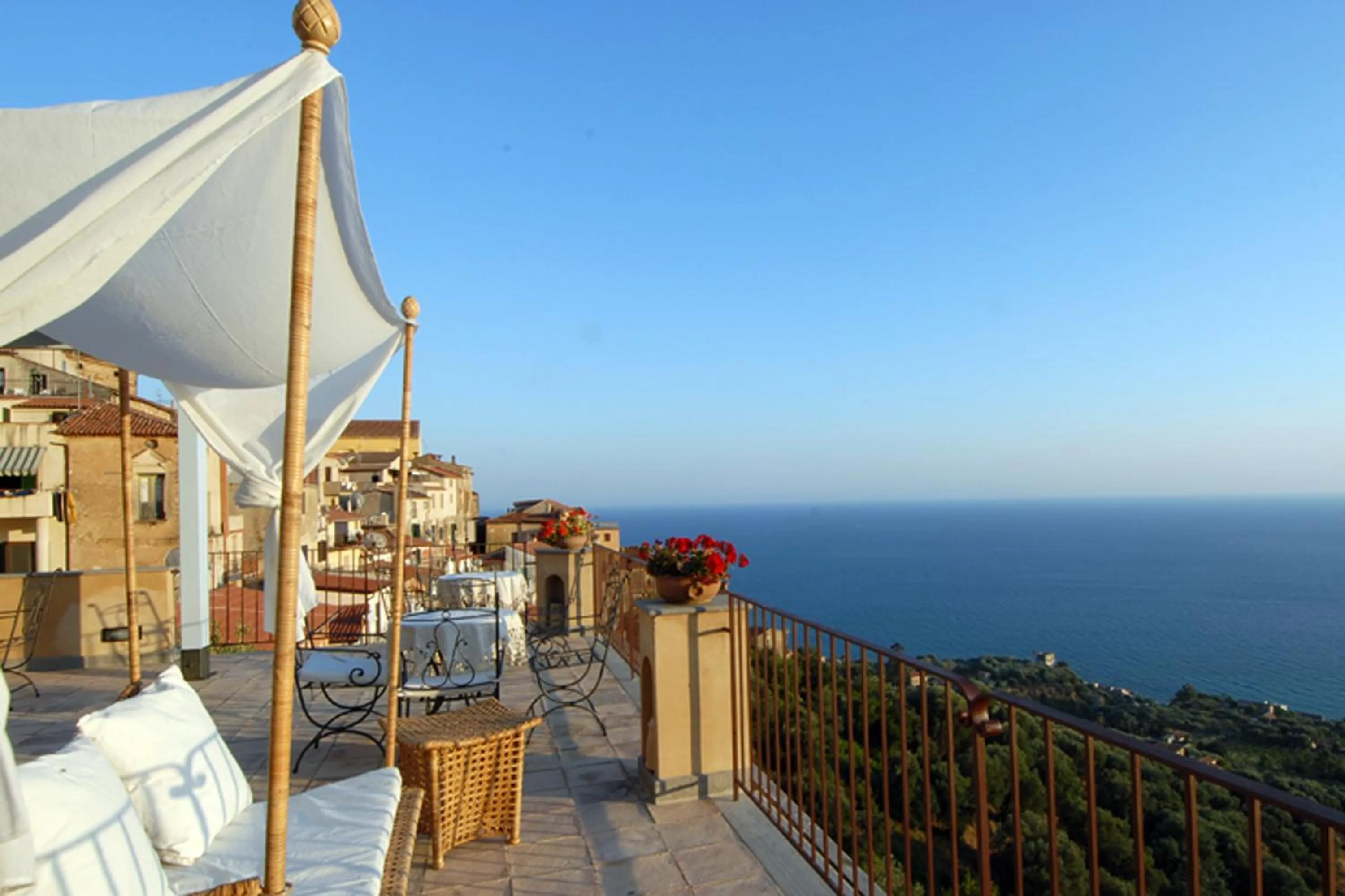Balcony/Terrace in Marulivo Hotel