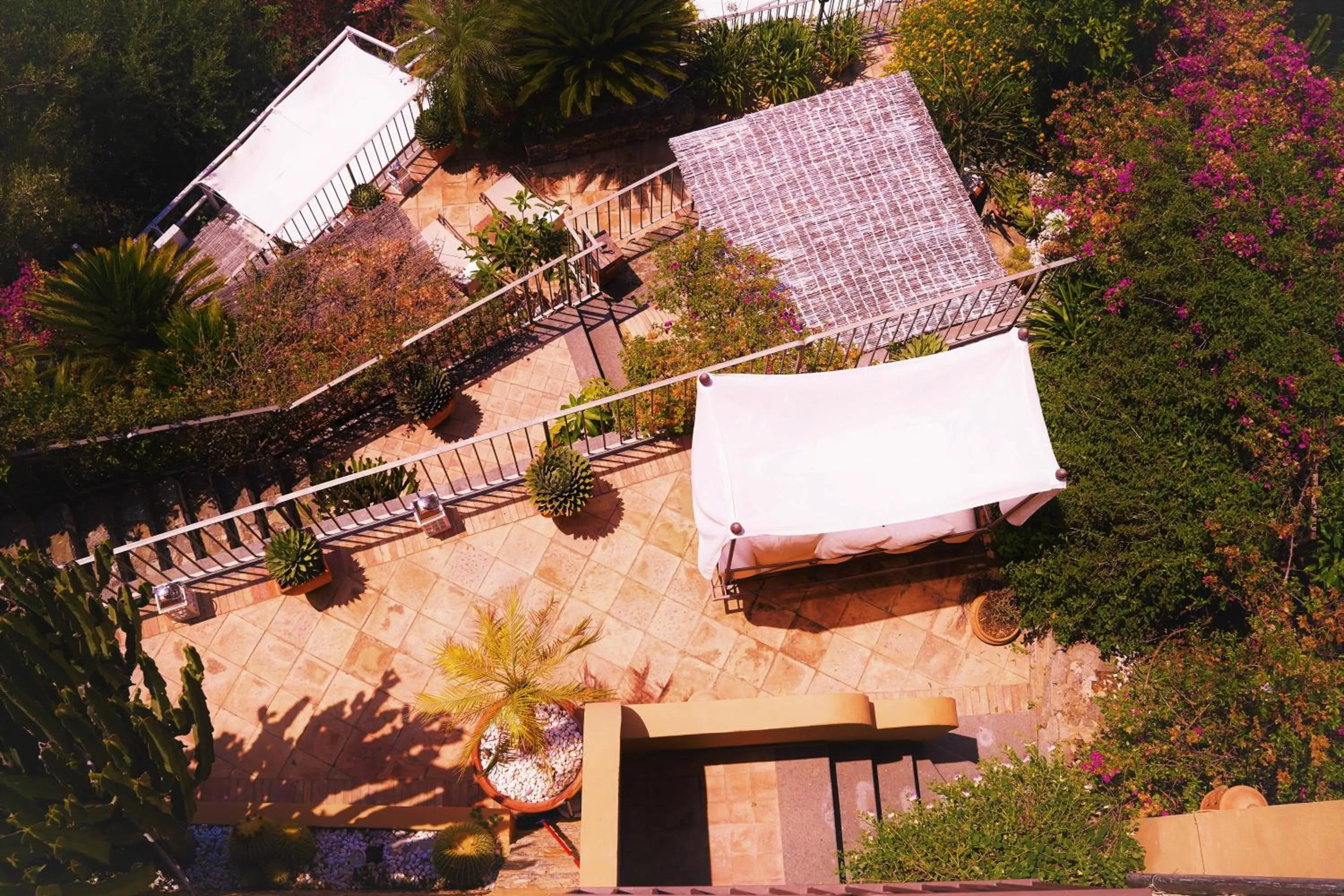 Garden in Marulivo Hotel