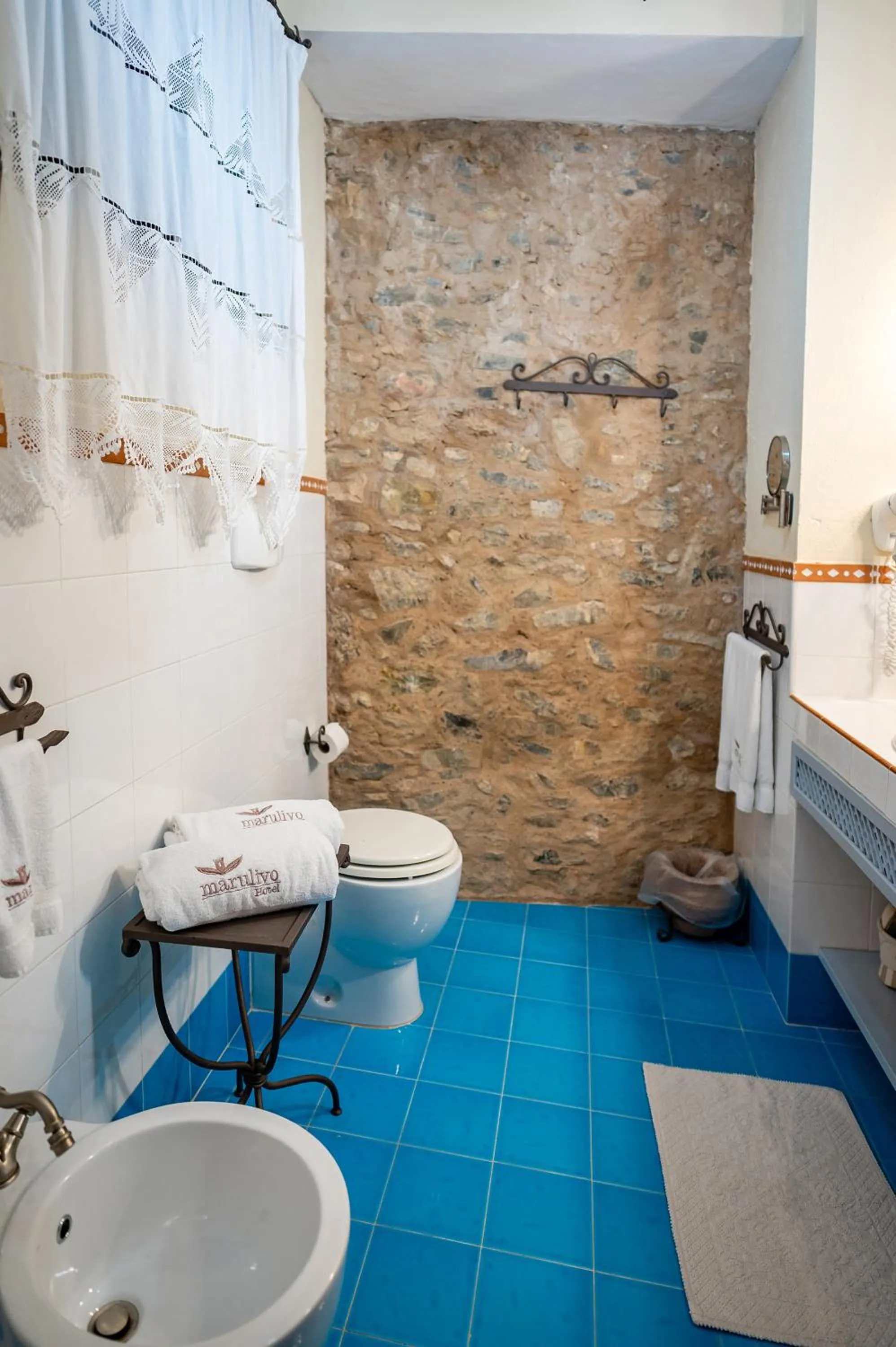 Bathroom in Marulivo Hotel