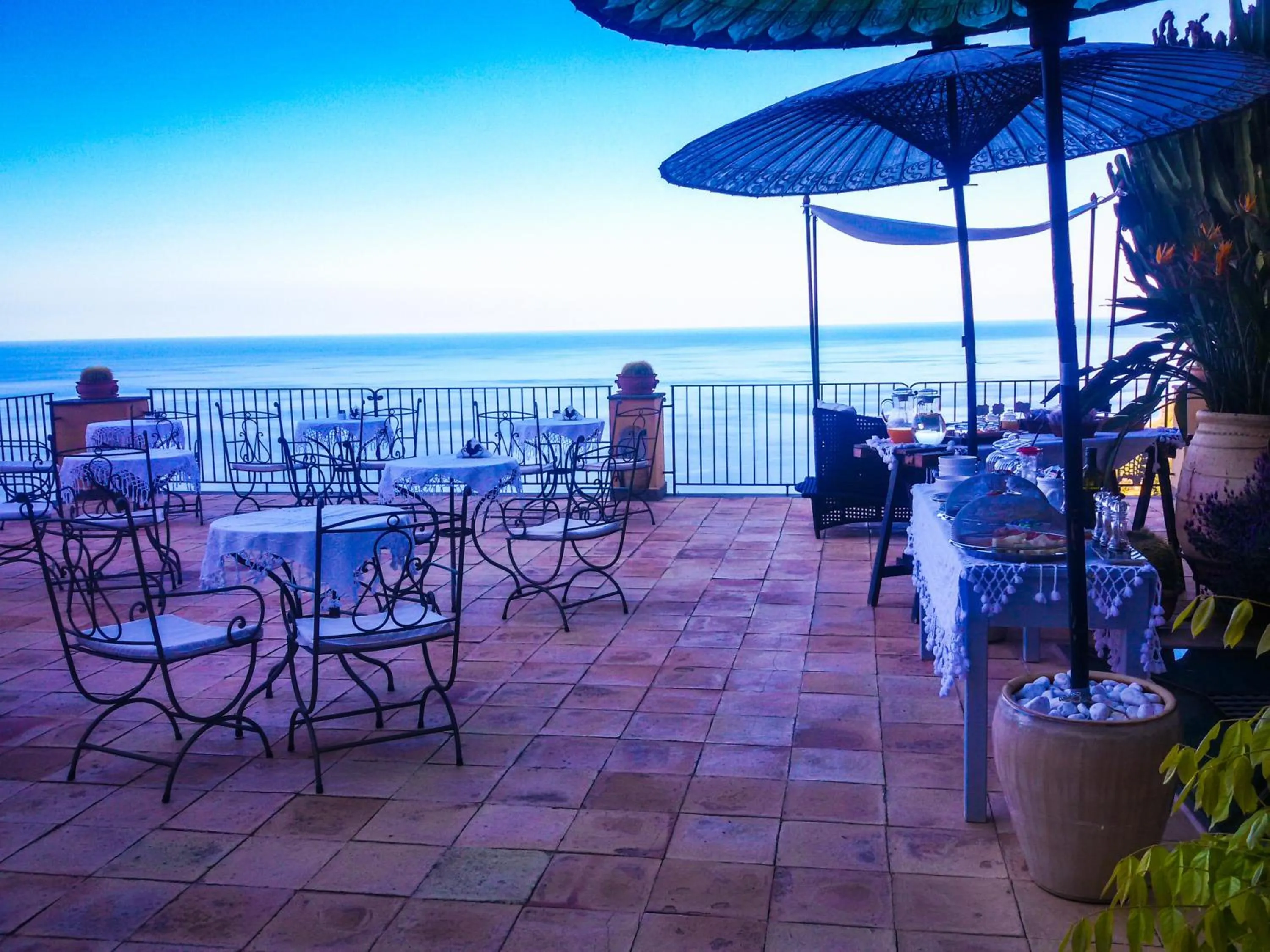 Balcony/Terrace in Marulivo Hotel