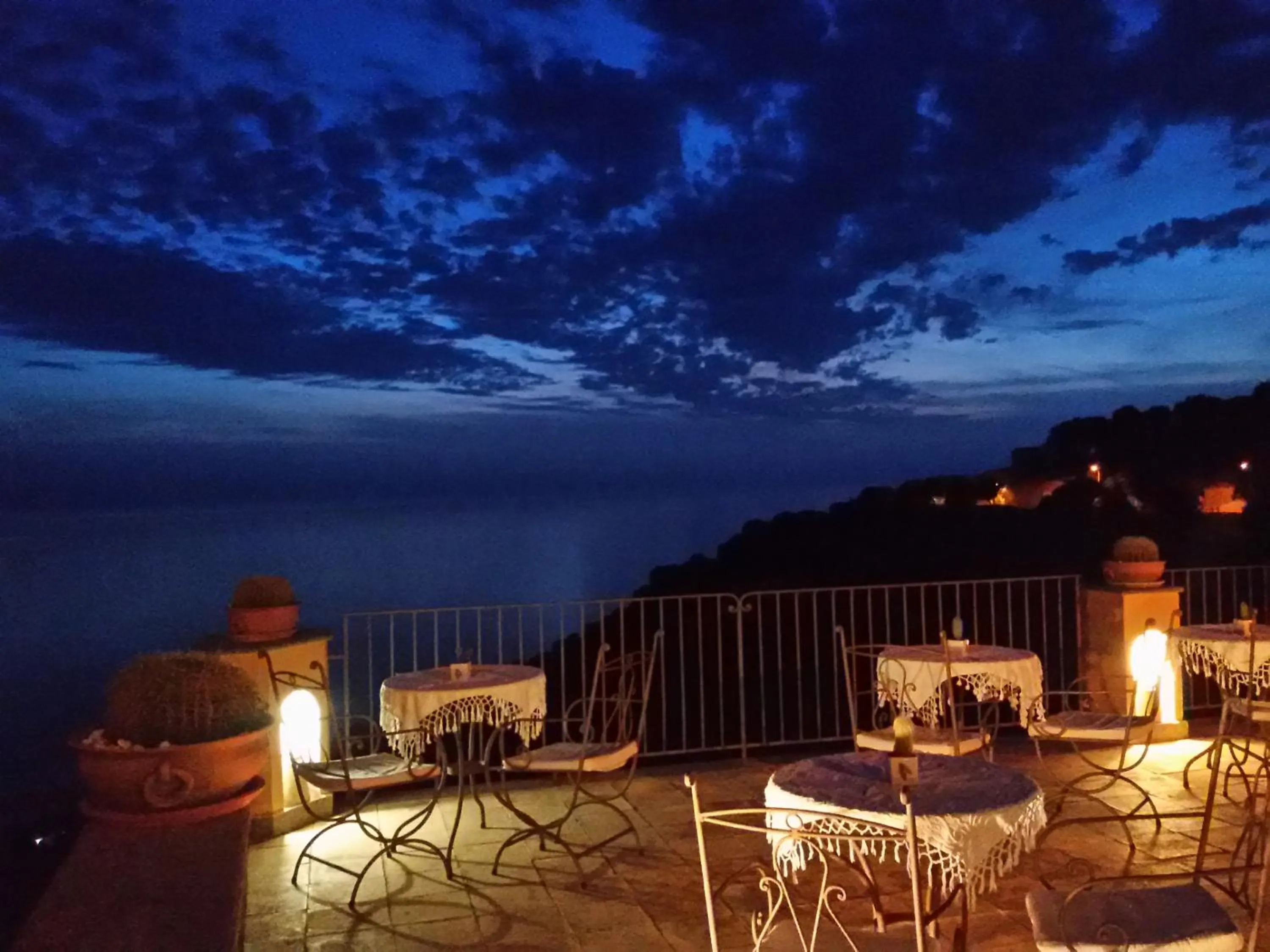 Night in Marulivo Hotel