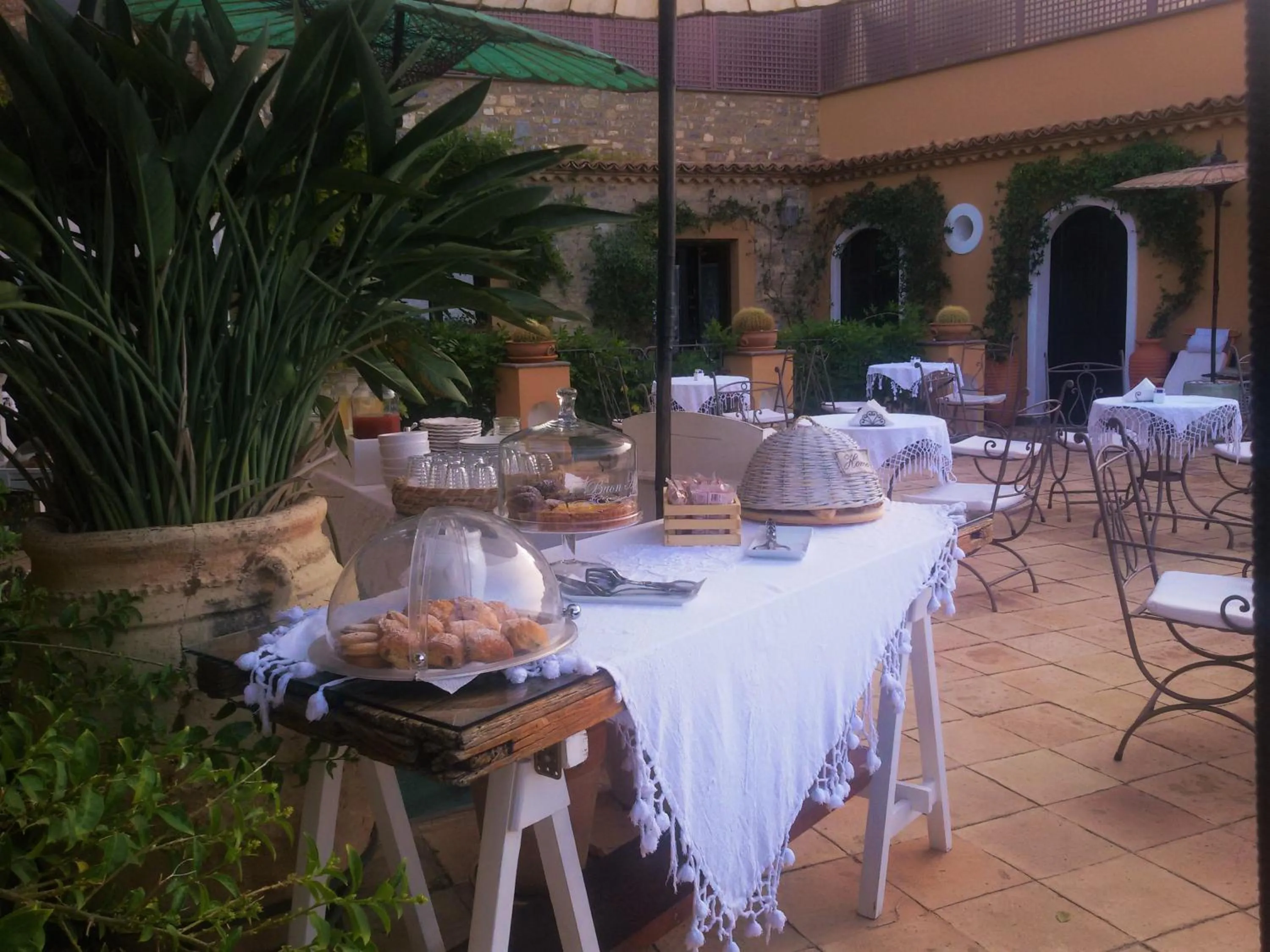 Balcony/Terrace in Marulivo Hotel
