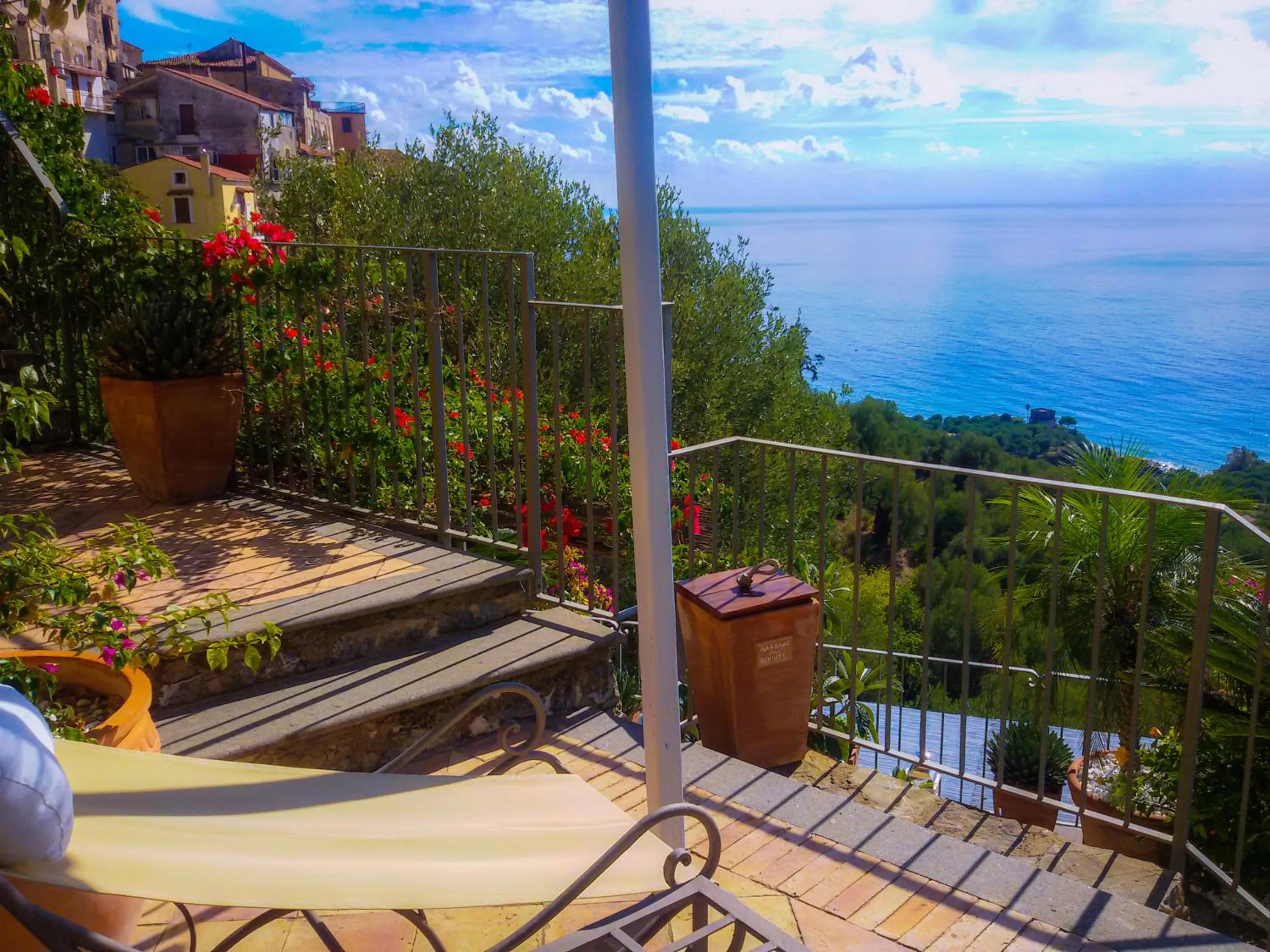 Garden in Marulivo Hotel