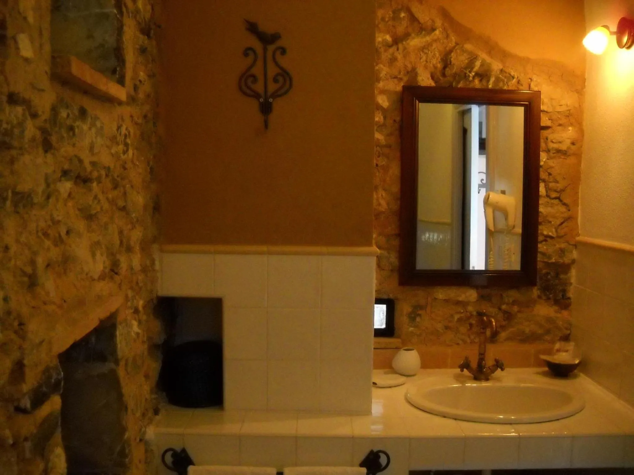 Bathroom in Marulivo Hotel
