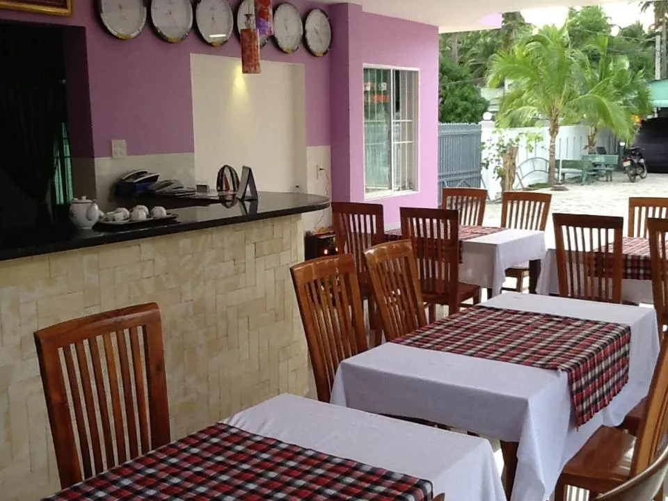 Restaurant/places to eat in Areca Resort