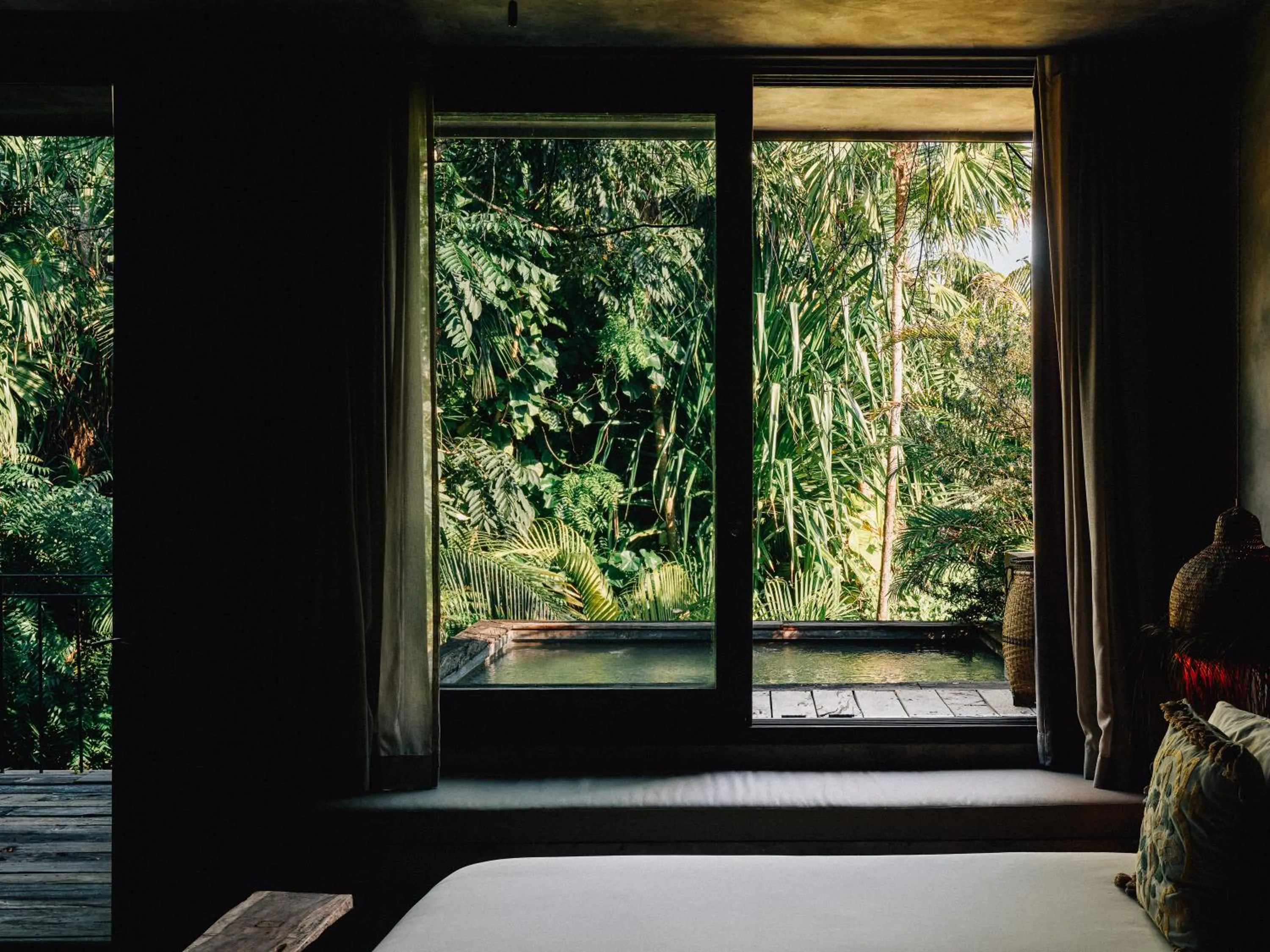 Pool view, Bed in Nômade Temple Tulum