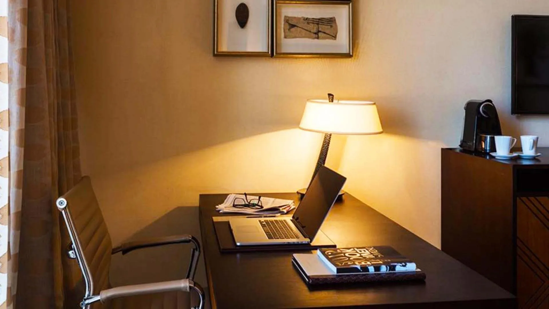 TV and multimedia in Kempinski Hotel Gold Coast City