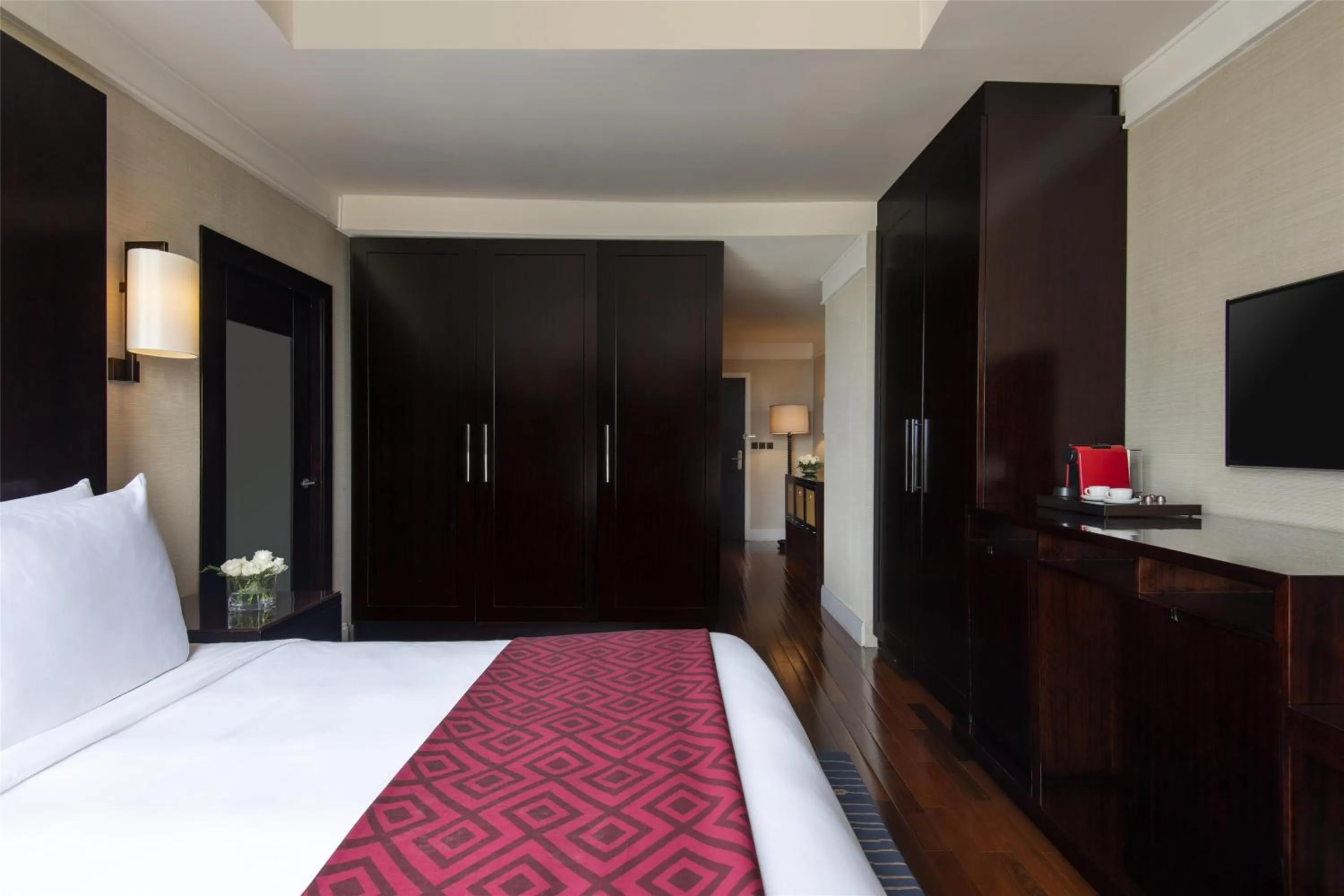 Photo of the whole room, Bed in Kempinski Hotel Gold Coast City