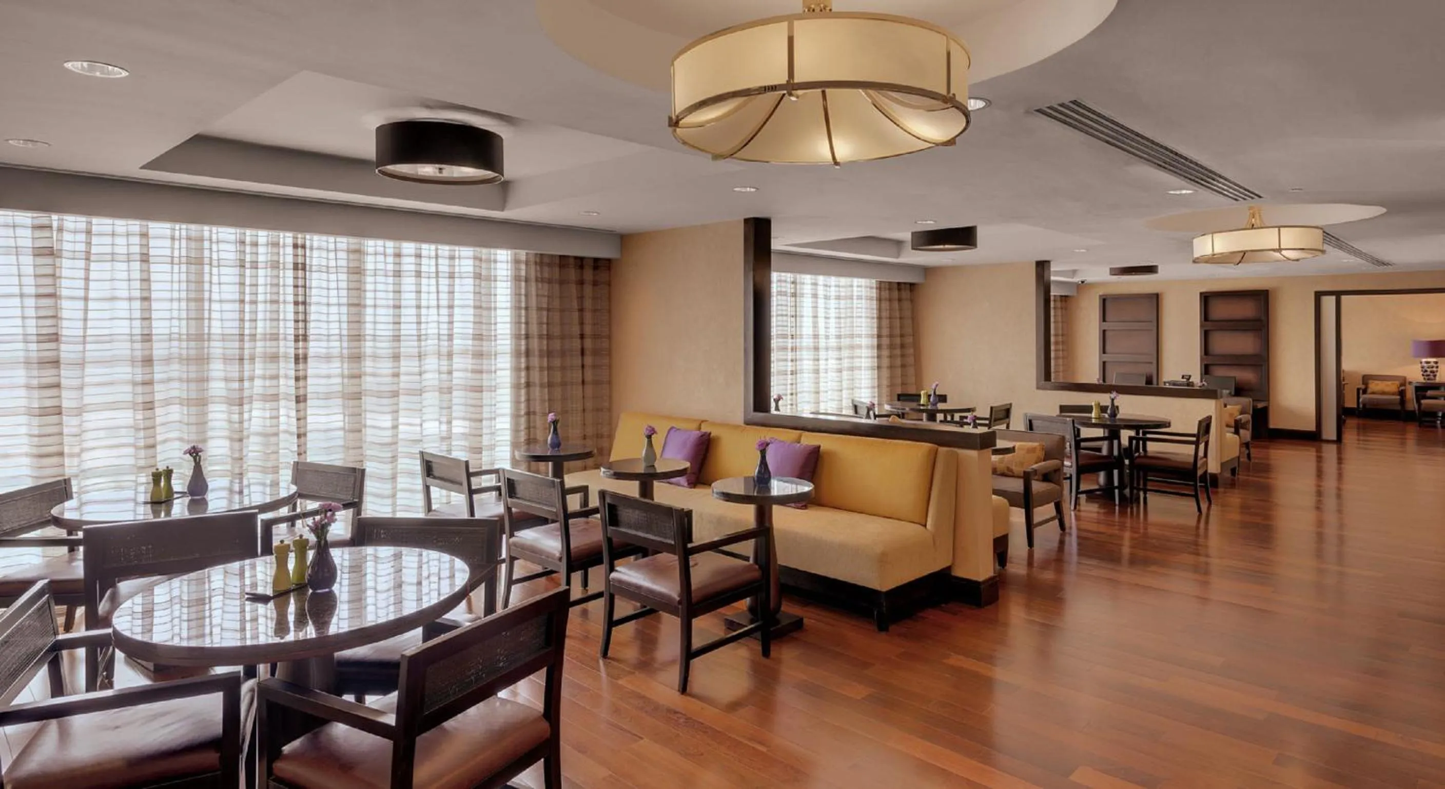 Lounge or bar in Kempinski Hotel Gold Coast City