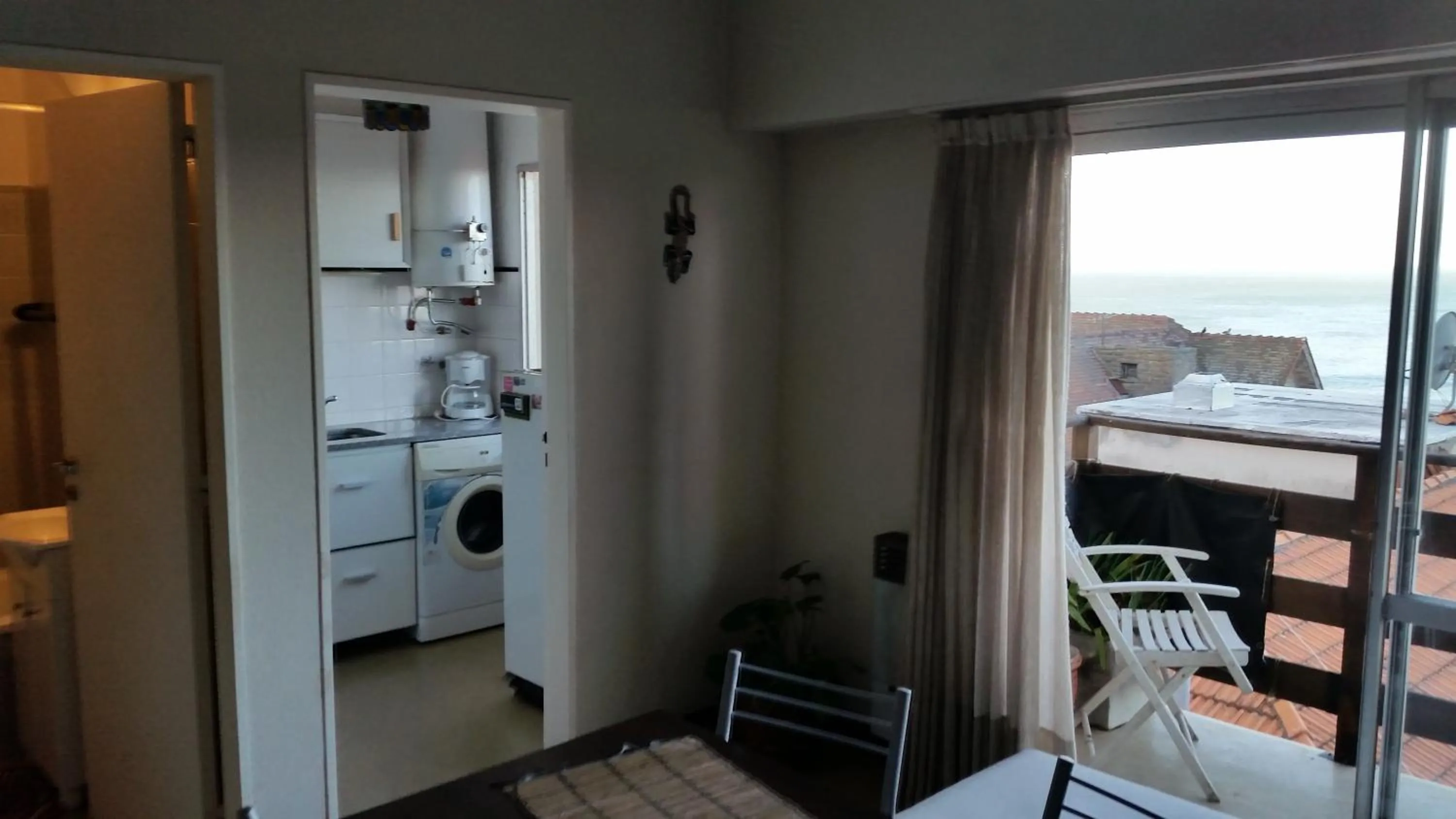 Dining area in Studio Playa Varesse