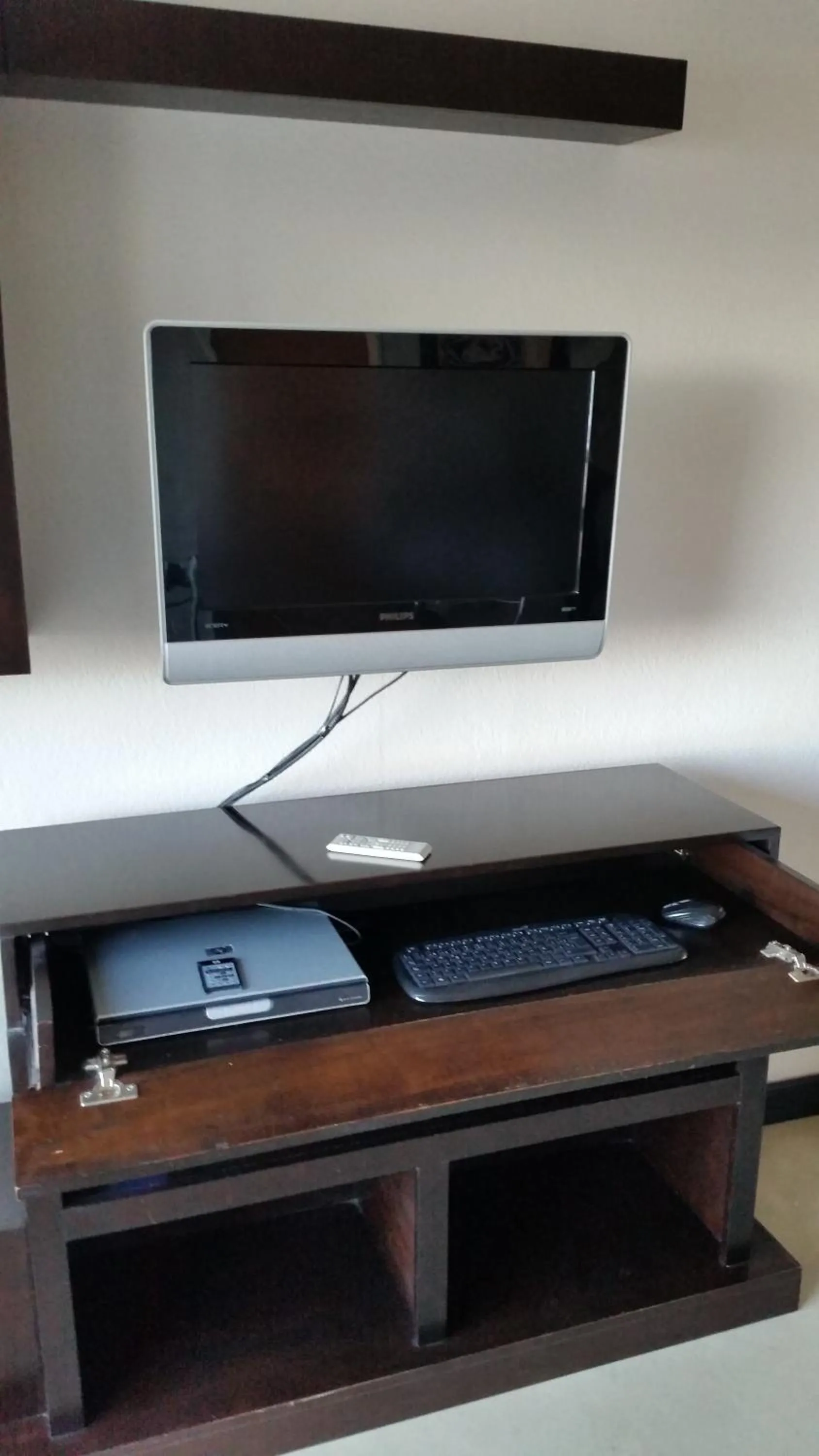 TV and multimedia in Studio Playa Varesse