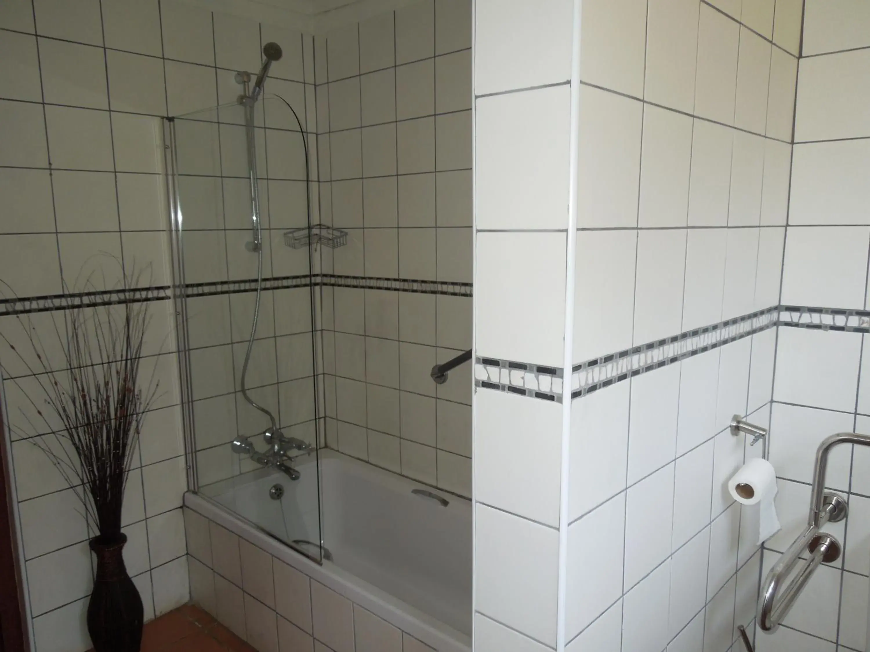 Bathroom in Trees Too Guest Lodge Bathroom in Trees Too Guest Lodge