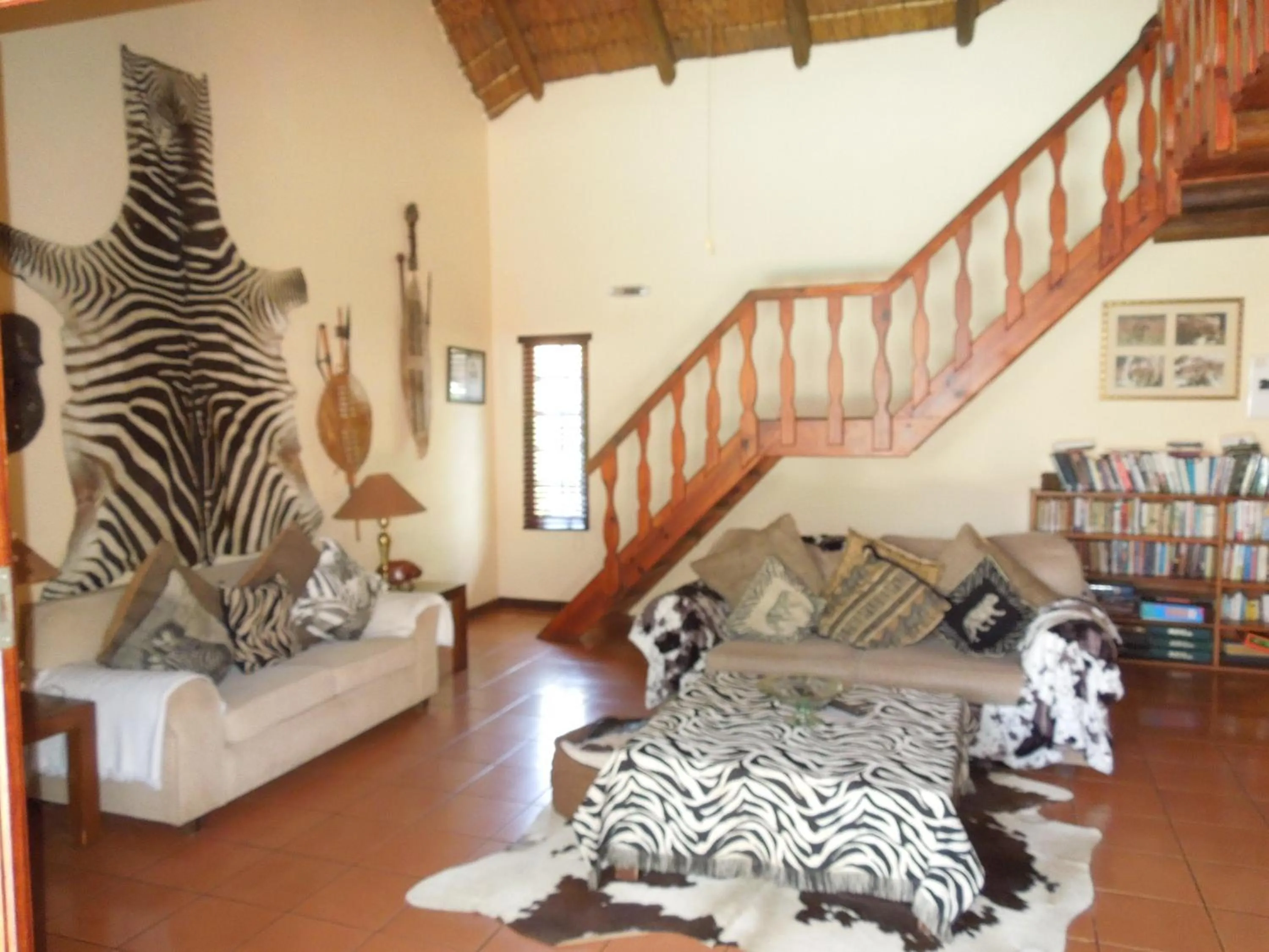 Communal lounge/ TV room in Trees Too Guest Lodge