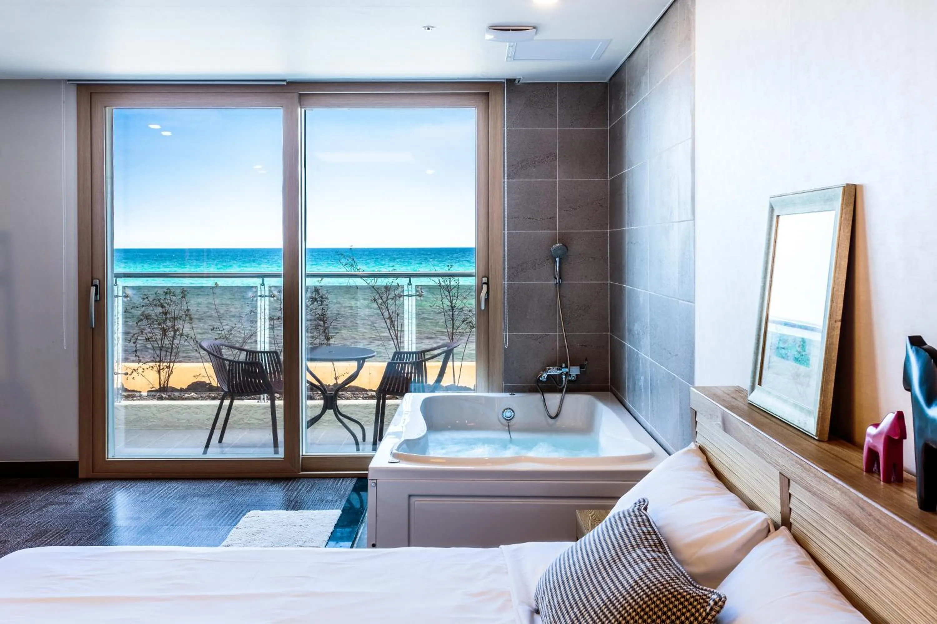 Decorative detail, Bed in Sea Stay Hotel