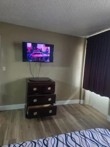 Wichita's Sunrise Inn & Suites