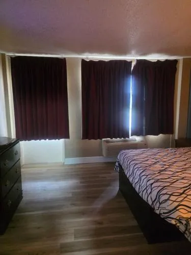 Wichita's Sunrise Inn & Suites