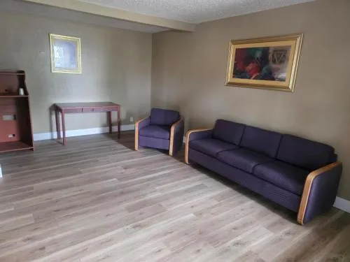 Wichita's Sunrise Inn & Suites