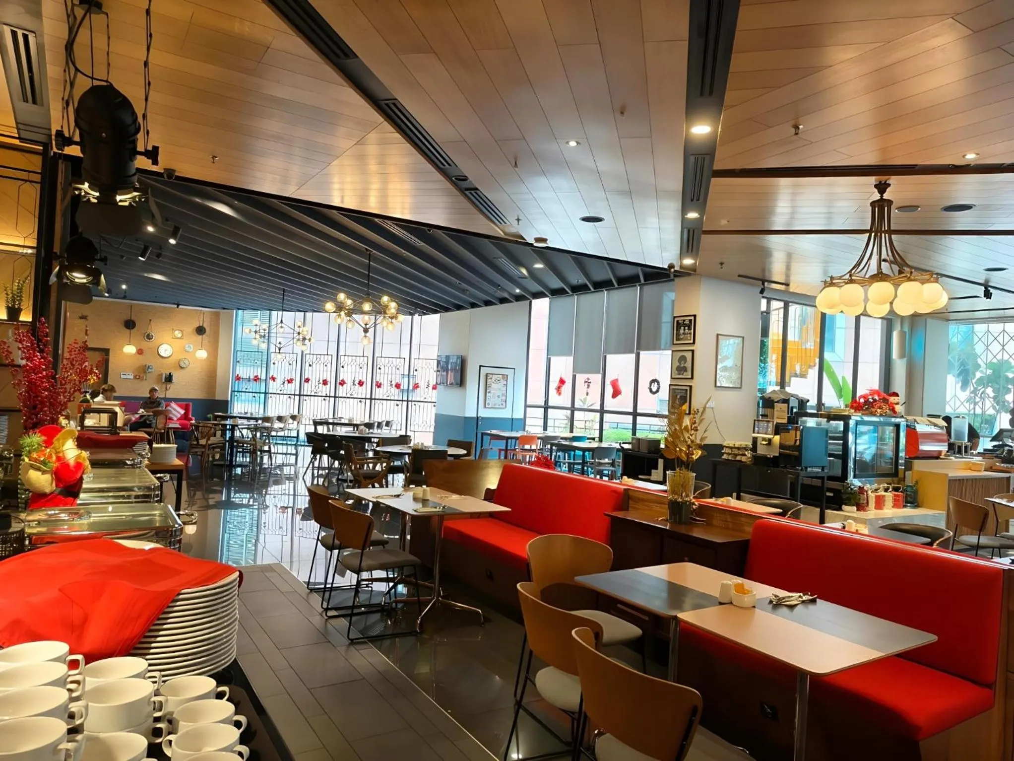 Restaurant/places to eat in The Kuala Lumpur Journal Hotel