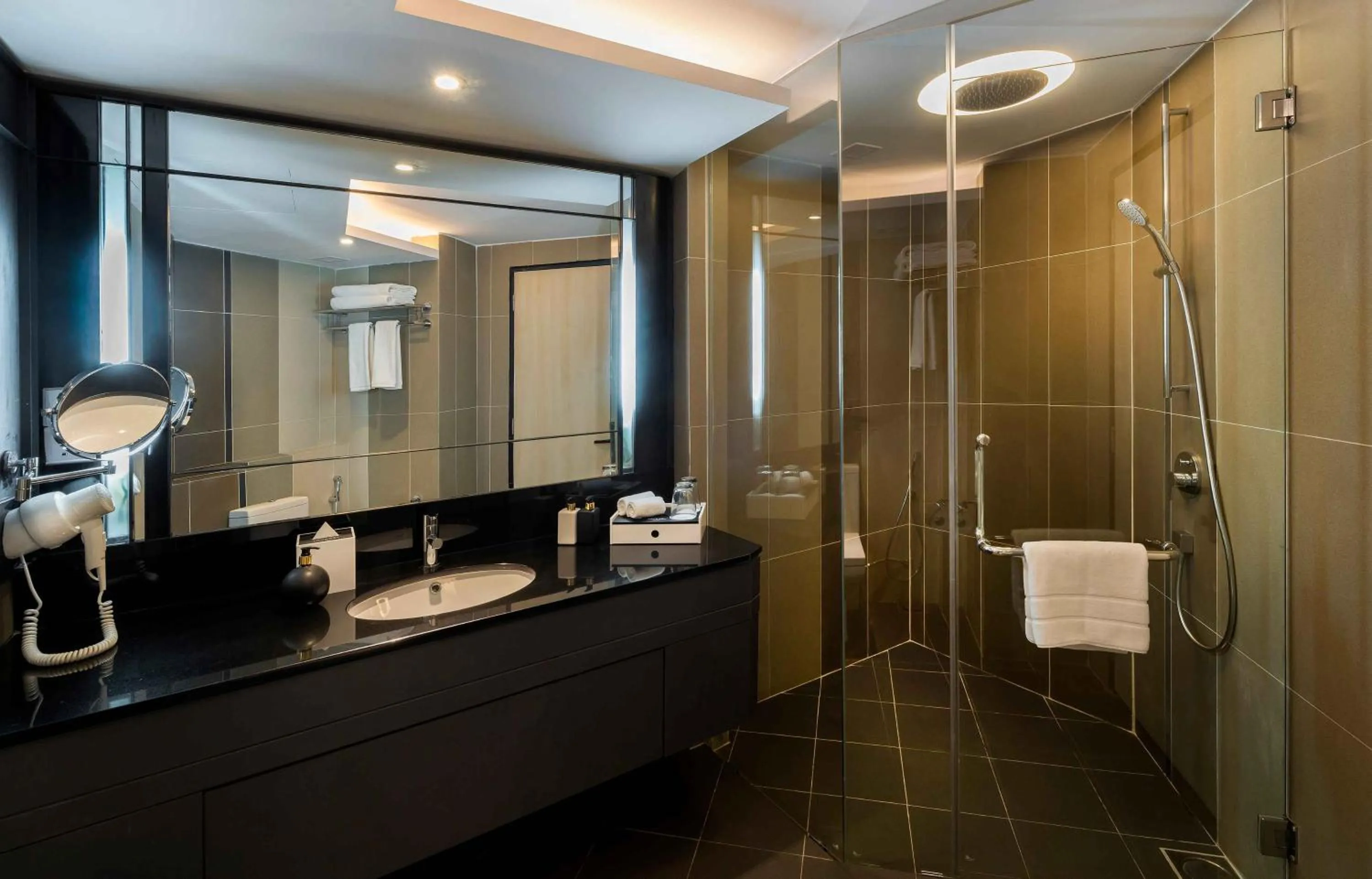 Shower in The Kuala Lumpur Journal Hotel