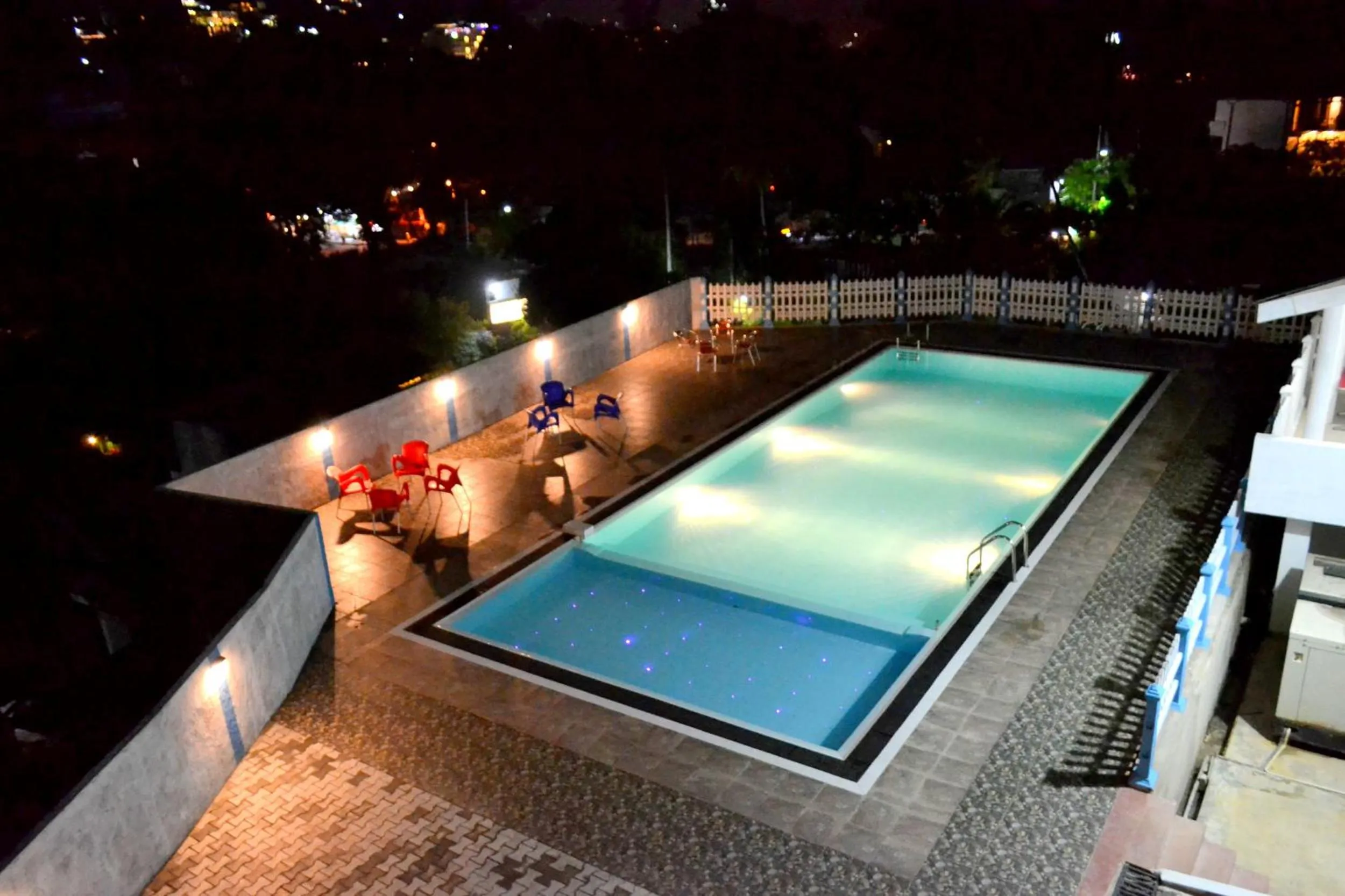 Swimming pool in Capital Regency