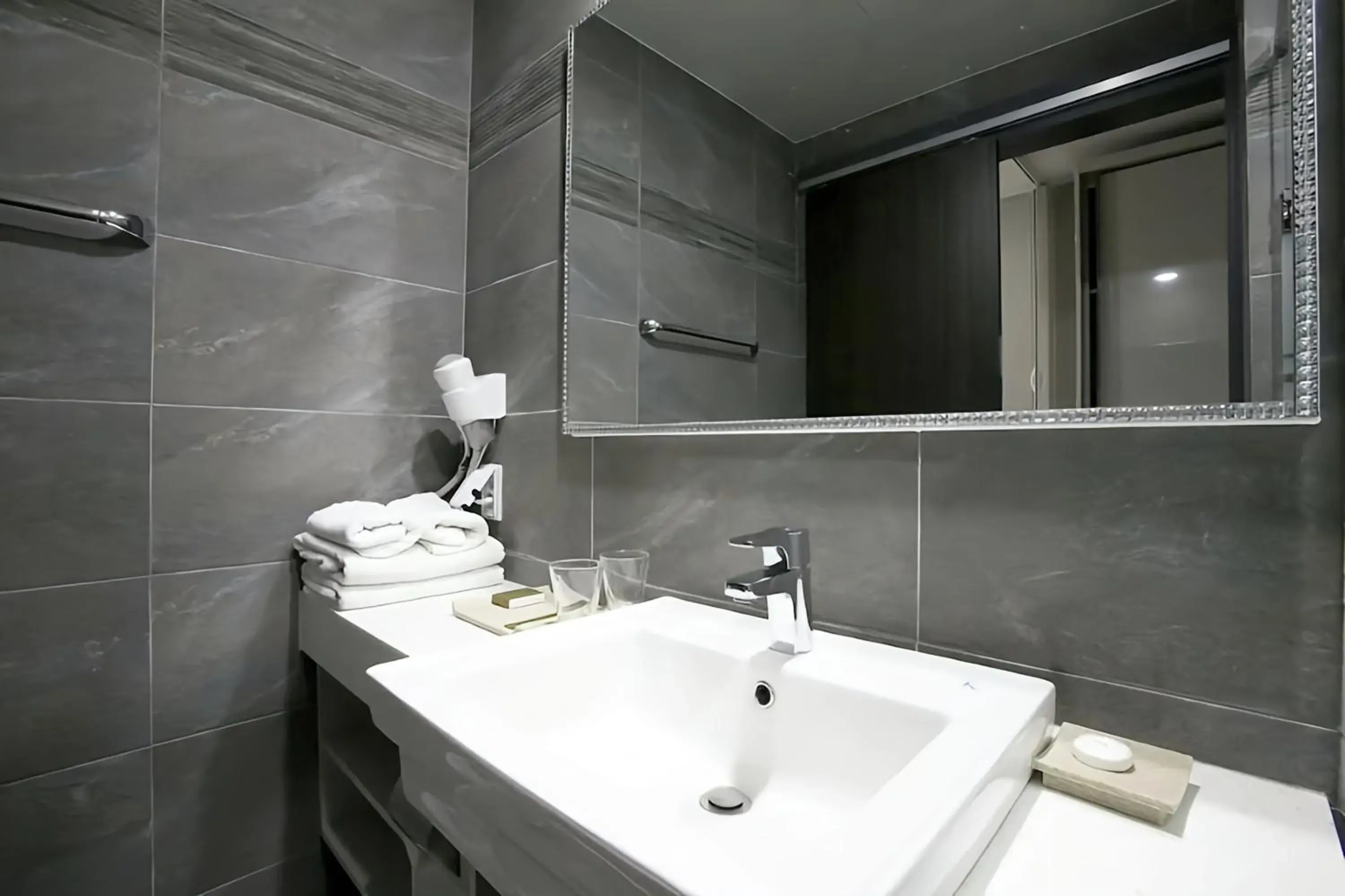 Toilet in Hotel L'art Gimpo Toilet in Hotel L'art Gimpo