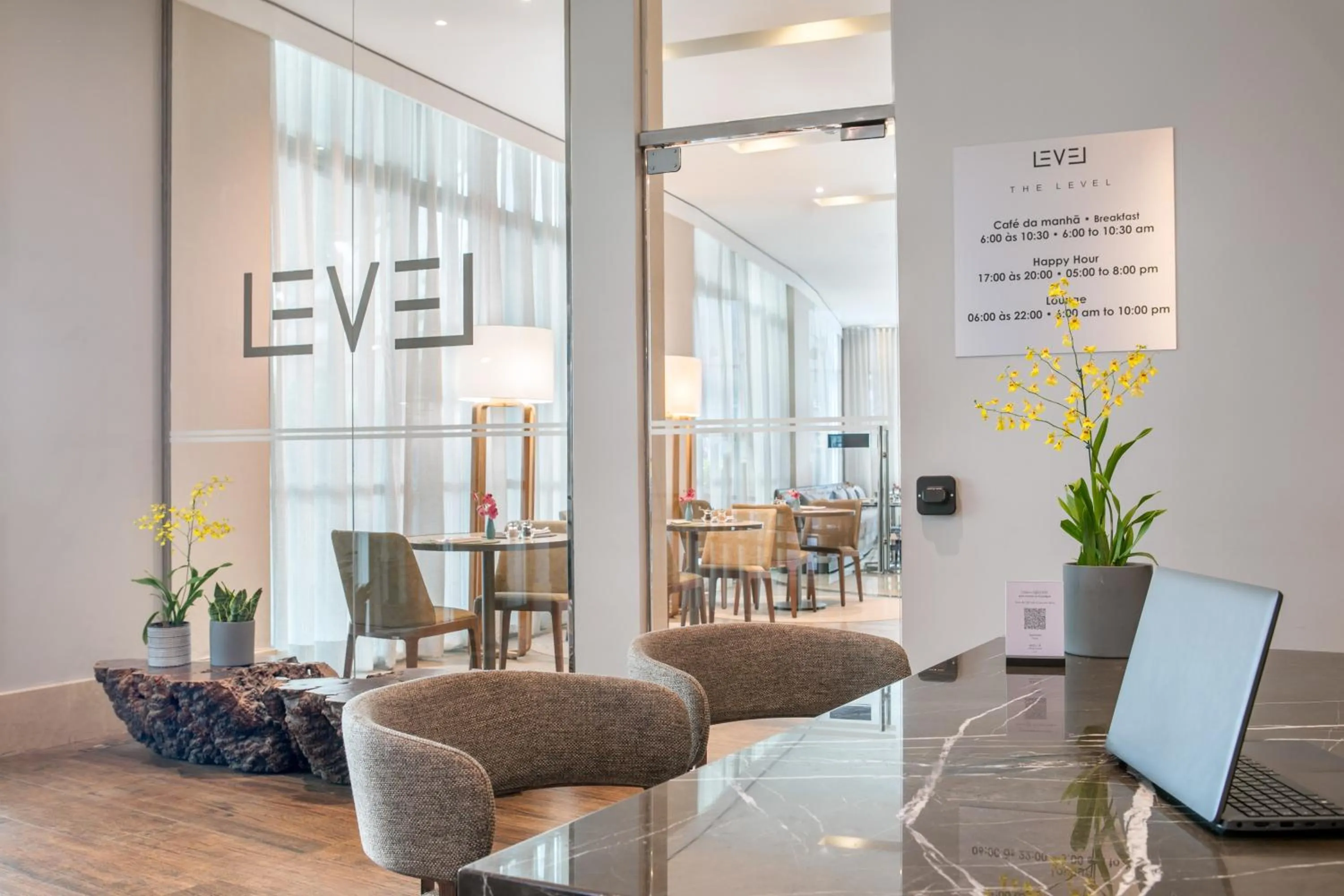 Lobby or reception in Meliá Jardim Europa