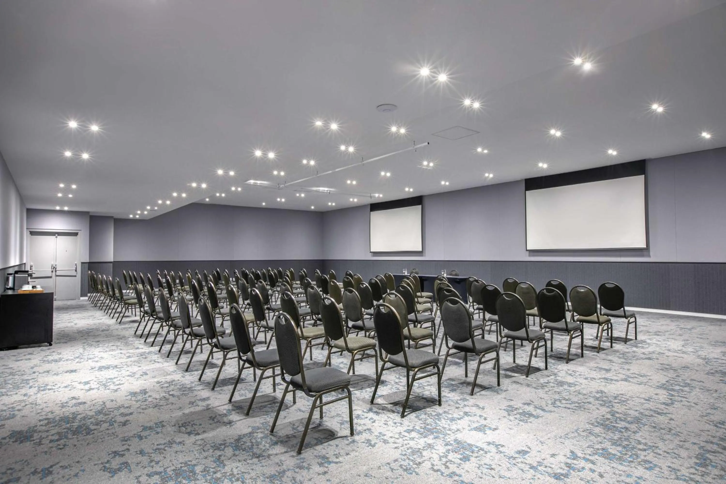 Meeting/conference room in Meliá Jardim Europa