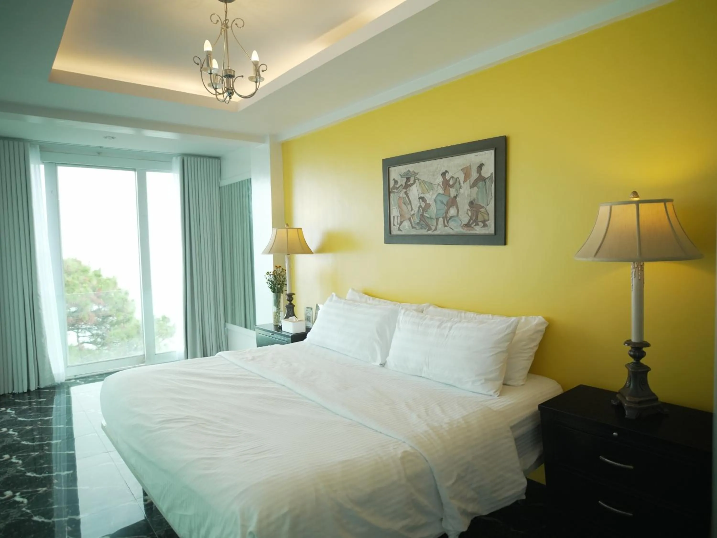 Bedroom, Bed in The Carmelence View